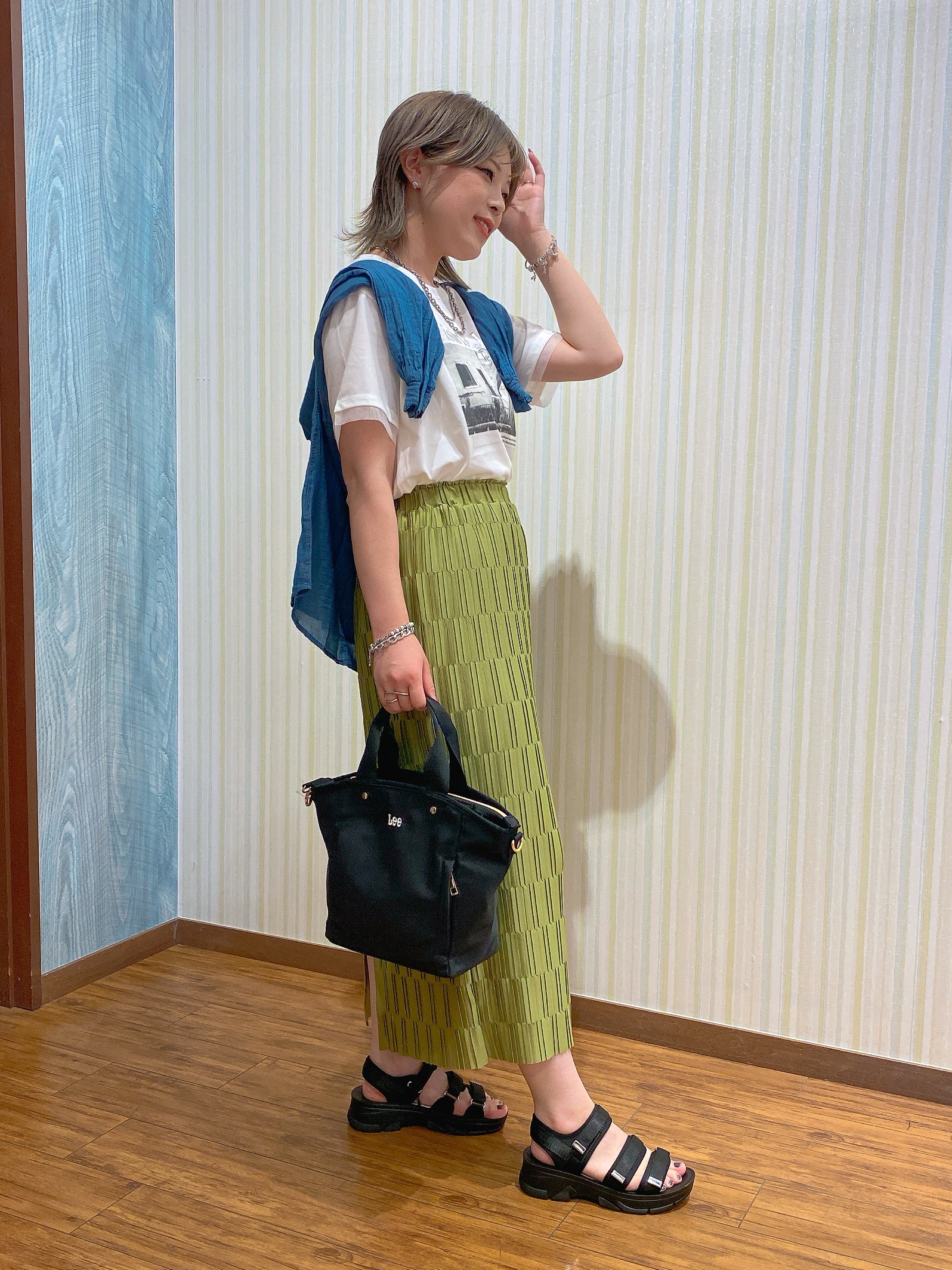 ayaさんの「SHOO･LA･RUE｜【ひんやり/S-LL/洗濯機可】色・柄選べる お袖チュールレイヤード プリントアソートTシャツ」を使ったコーディネート