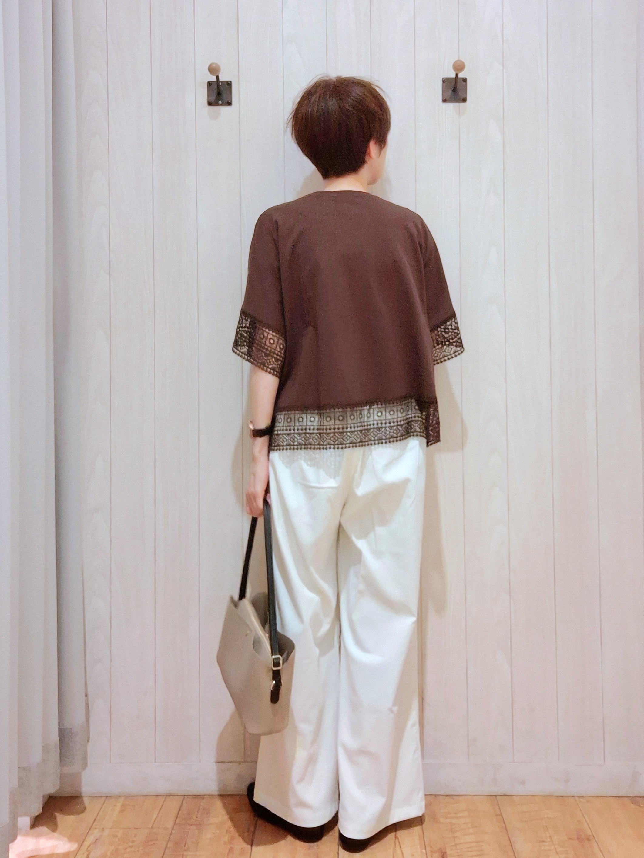 Ribさんの「SHOO･LA･RUE｜【洗濯機可/ひんやり/体型カバー/S-LL】レース使いがポイント デザインTシャツ」を使ったコーディネート