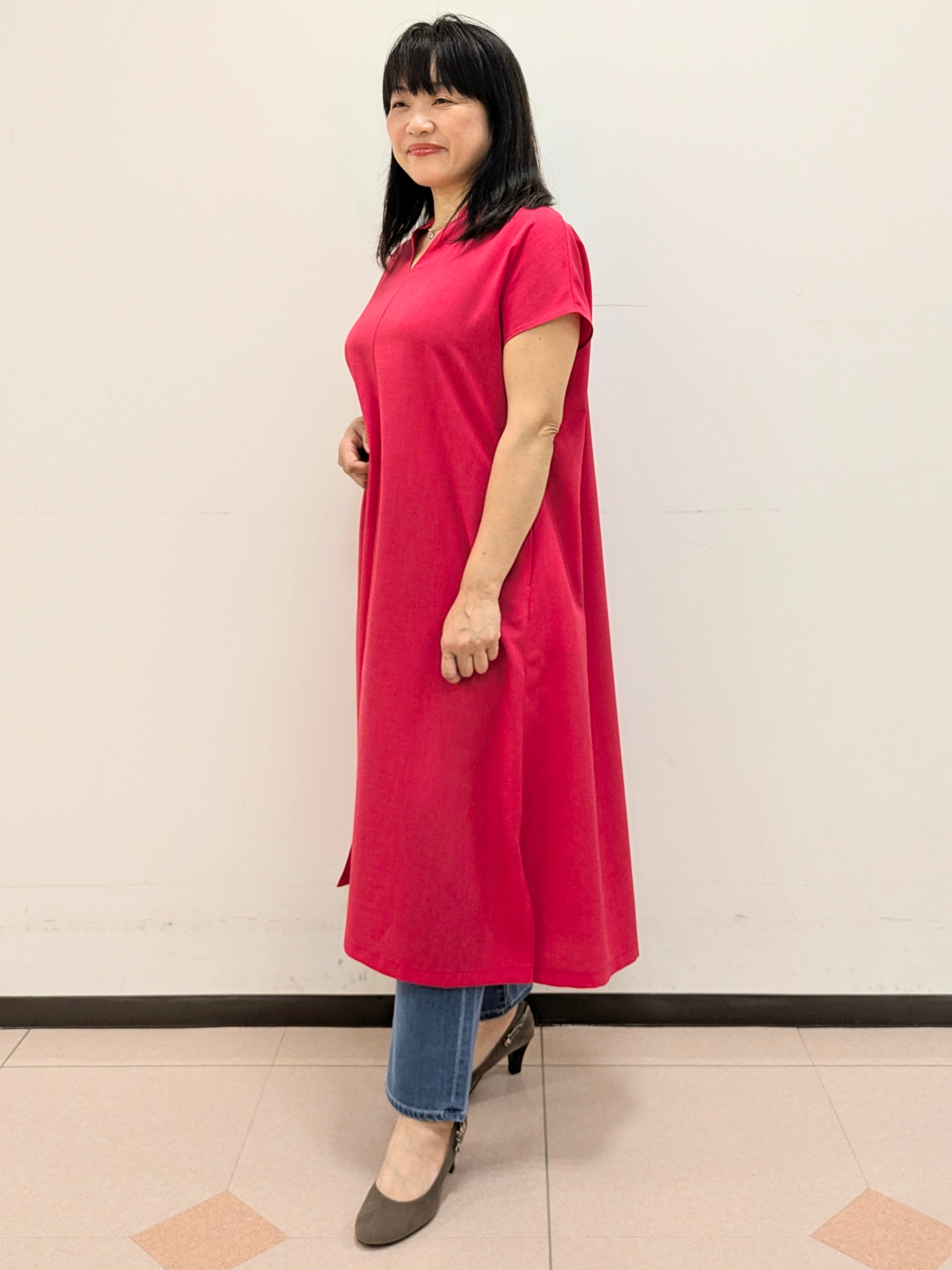 ともさんの「UNTITLED｜【UV/接触冷感/遮熱/通気性】スラブバンドカラーワンピース」を使ったコーディネート