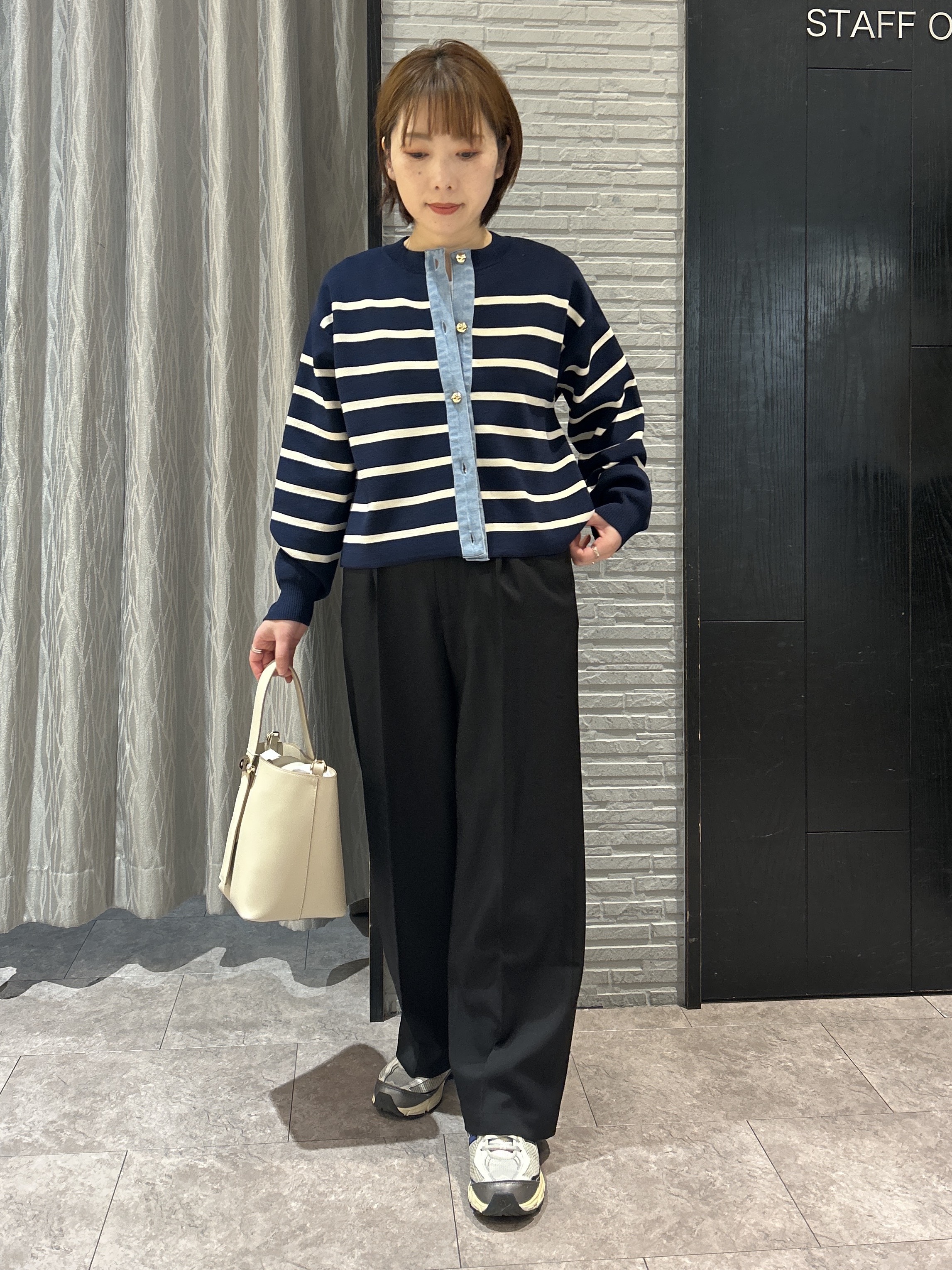 ga_riさんの「THE SHOP TK｜【羽織るだけでこなれ感を演出】デニム切替カーディガン」を使ったコーディネート