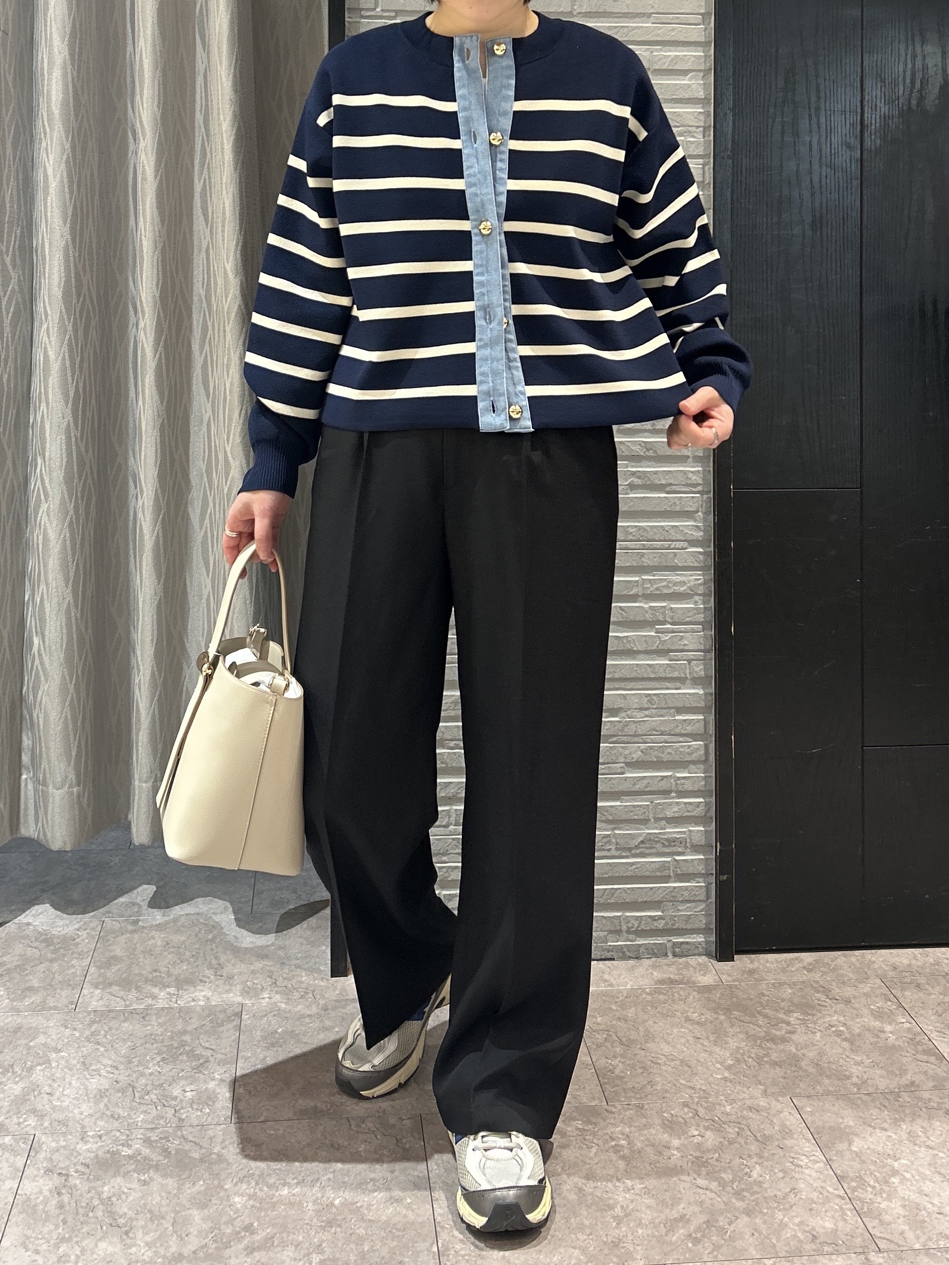 ga_riさんの「THE SHOP TK｜【羽織るだけでこなれ感を演出】デニム切替カーディガン」を使ったコーディネート
