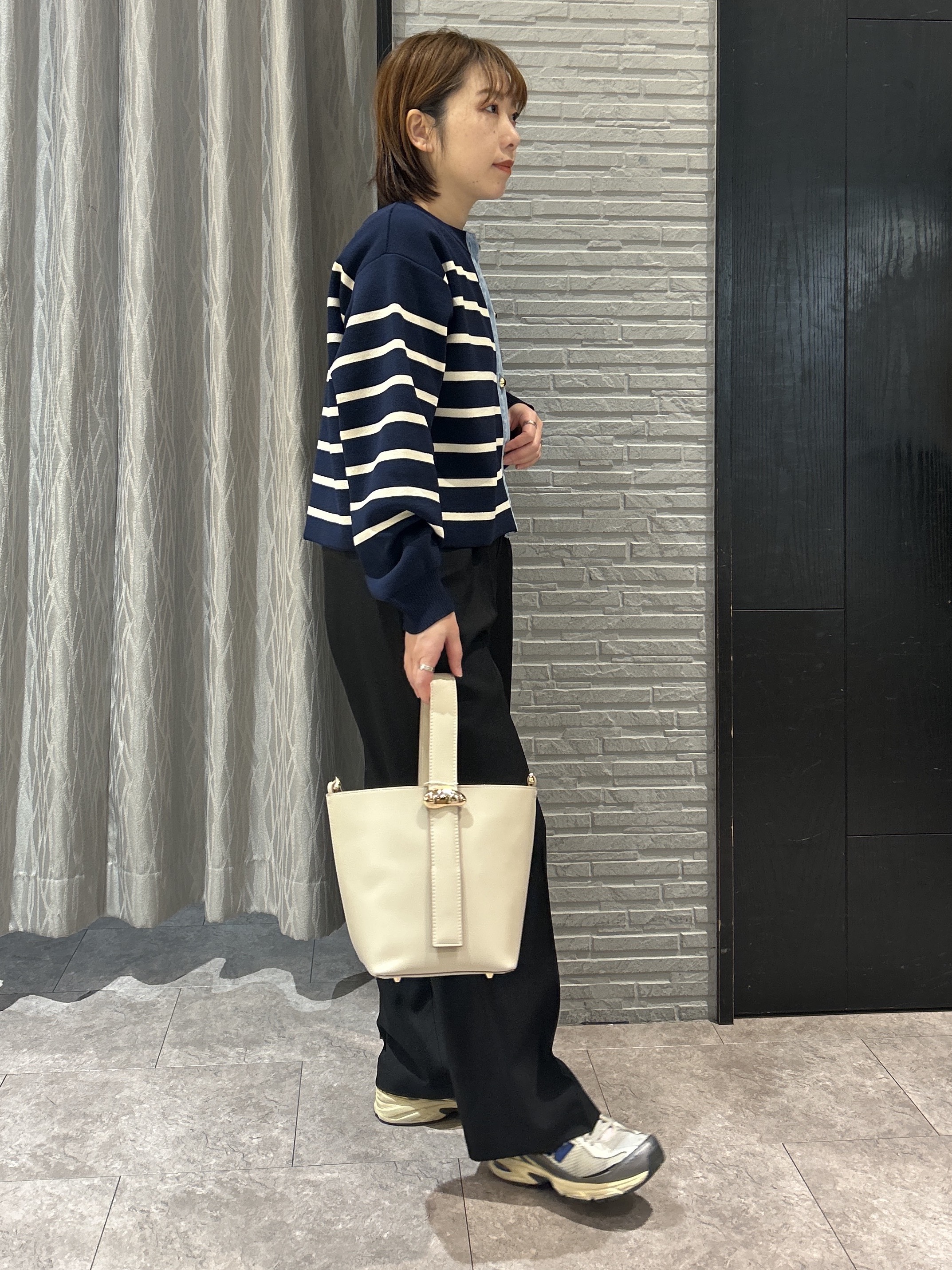 ga_riさんの「THE SHOP TK｜【羽織るだけでこなれ感を演出】デニム切替カーディガン」を使ったコーディネート