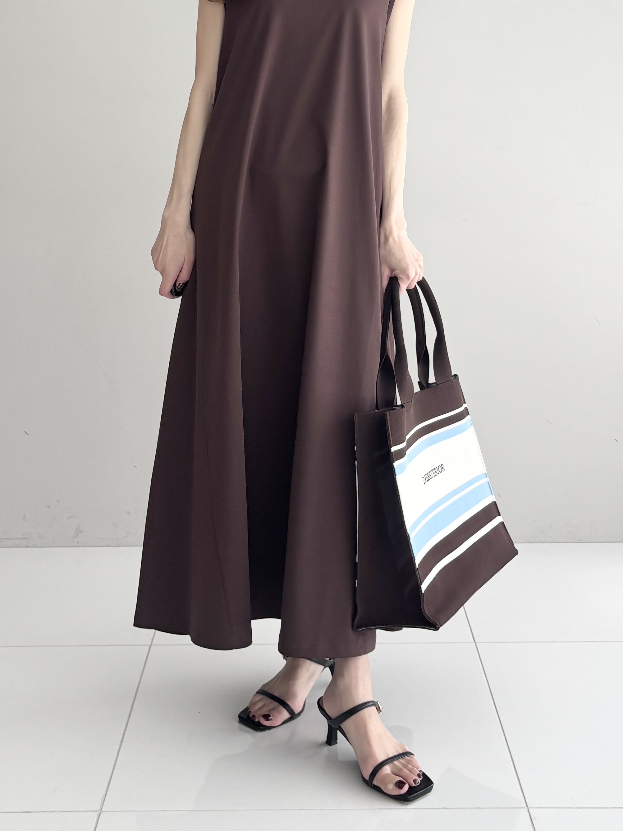清水夏姫さんの「DRESSTERIOR｜【otonaMUSE5月号掲載】スキニーベルトサンダル」を使ったコーディネート