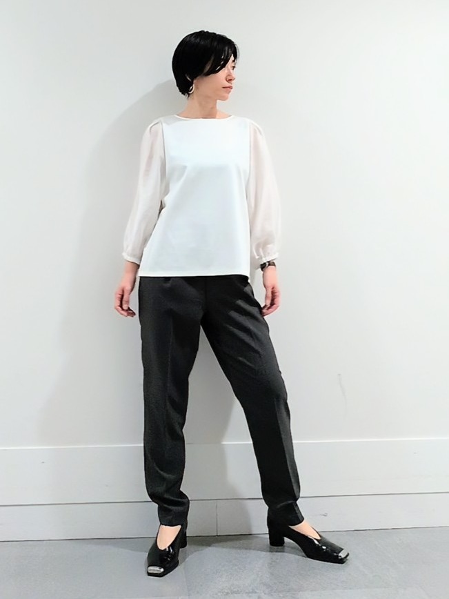 ミズタさんの「UNTITLED｜【洗える/袖シアー】ポンチ袖ボリュームトップス」を使ったコーディネート