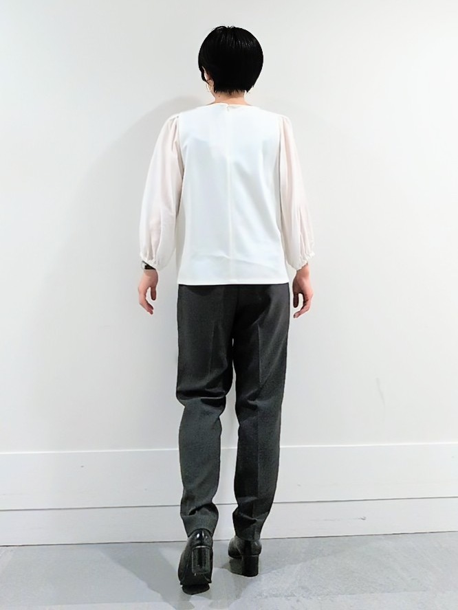 ミズタさんの「UNTITLED｜【洗える/袖シアー】ポンチ袖ボリュームトップス」を使ったコーディネート