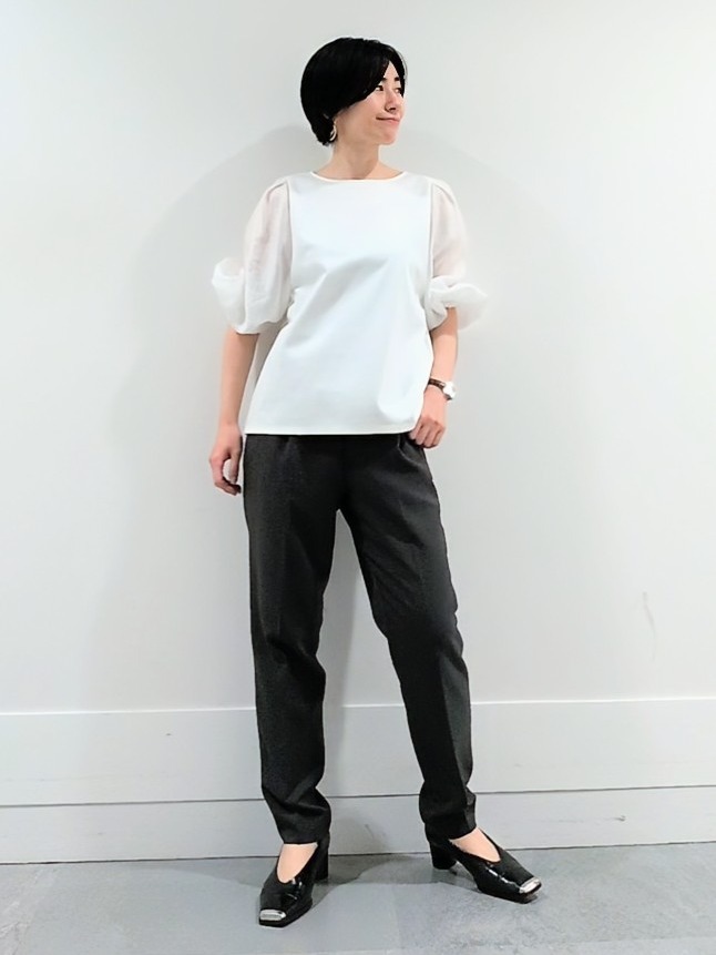 ミズタさんの「UNTITLED｜【洗える/袖シアー】ポンチ袖ボリュームトップス」を使ったコーディネート