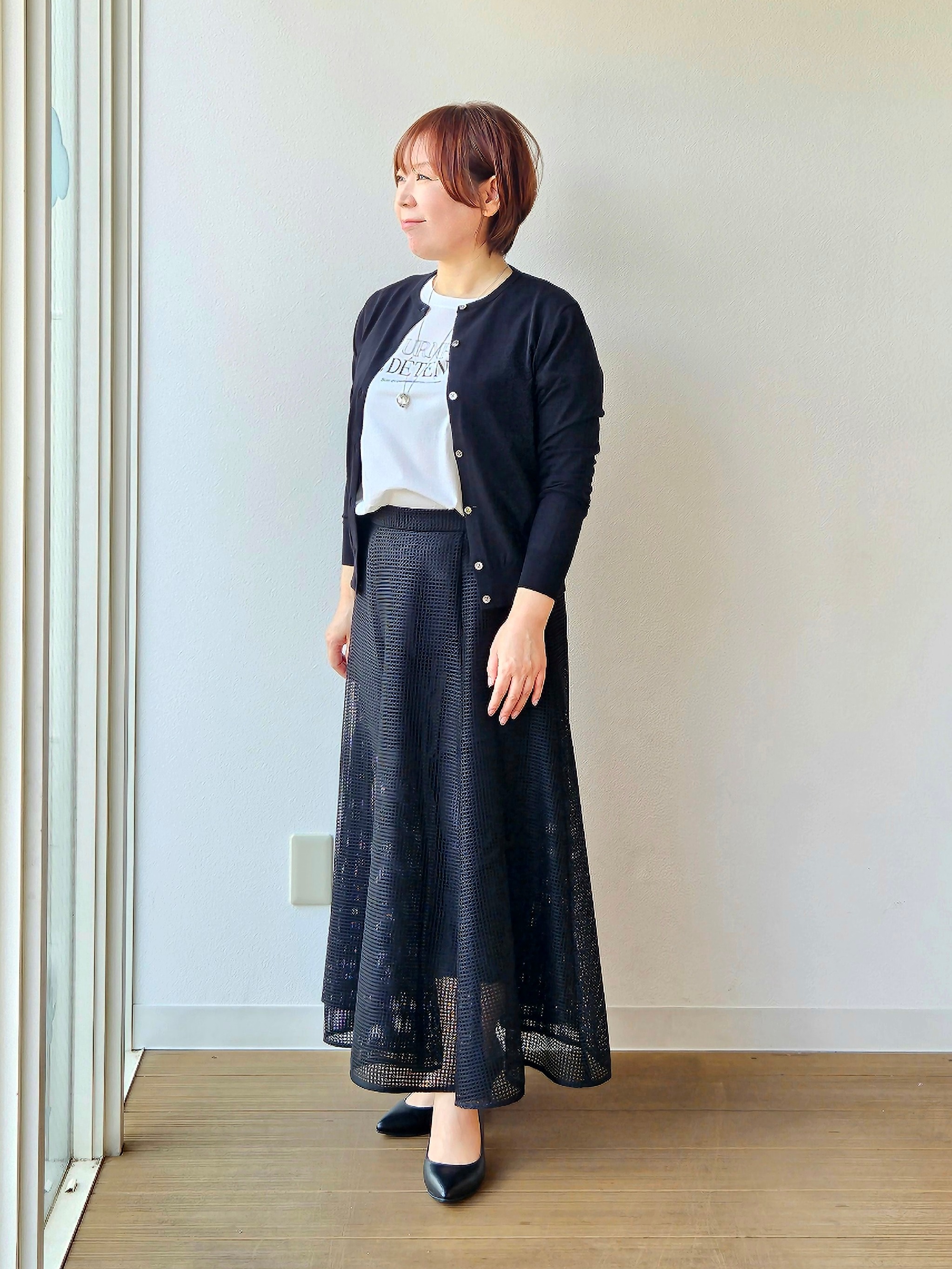 やじまさんの「UNTITLED｜【9色展開/アンサンブル可】コットンクルーネックカーディガン」を使ったコーディネート