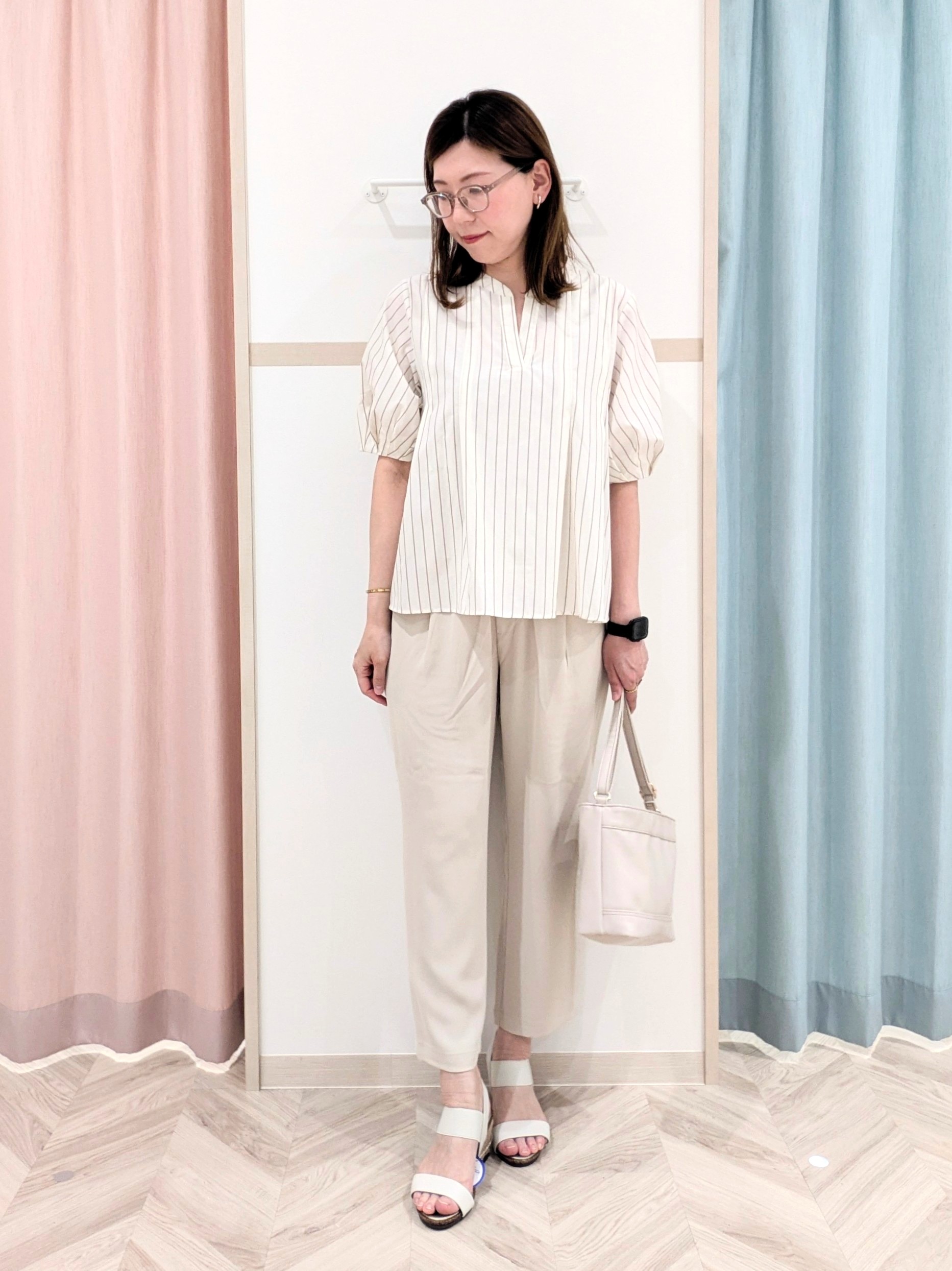 miyuさんの「SHOO･LA･RUE｜【洗濯機可/ひんやり/UV】さらっとしたタッチが心地よい ショート丈 Vネックカーディガン」を使ったコーディネート