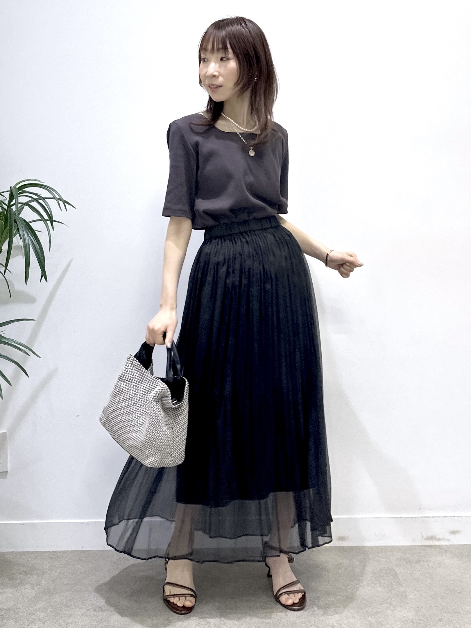Miwaさんの「UNTITLED｜【すっきり見え/洗える】スクエアネックプルオーバー」を使ったコーディネート