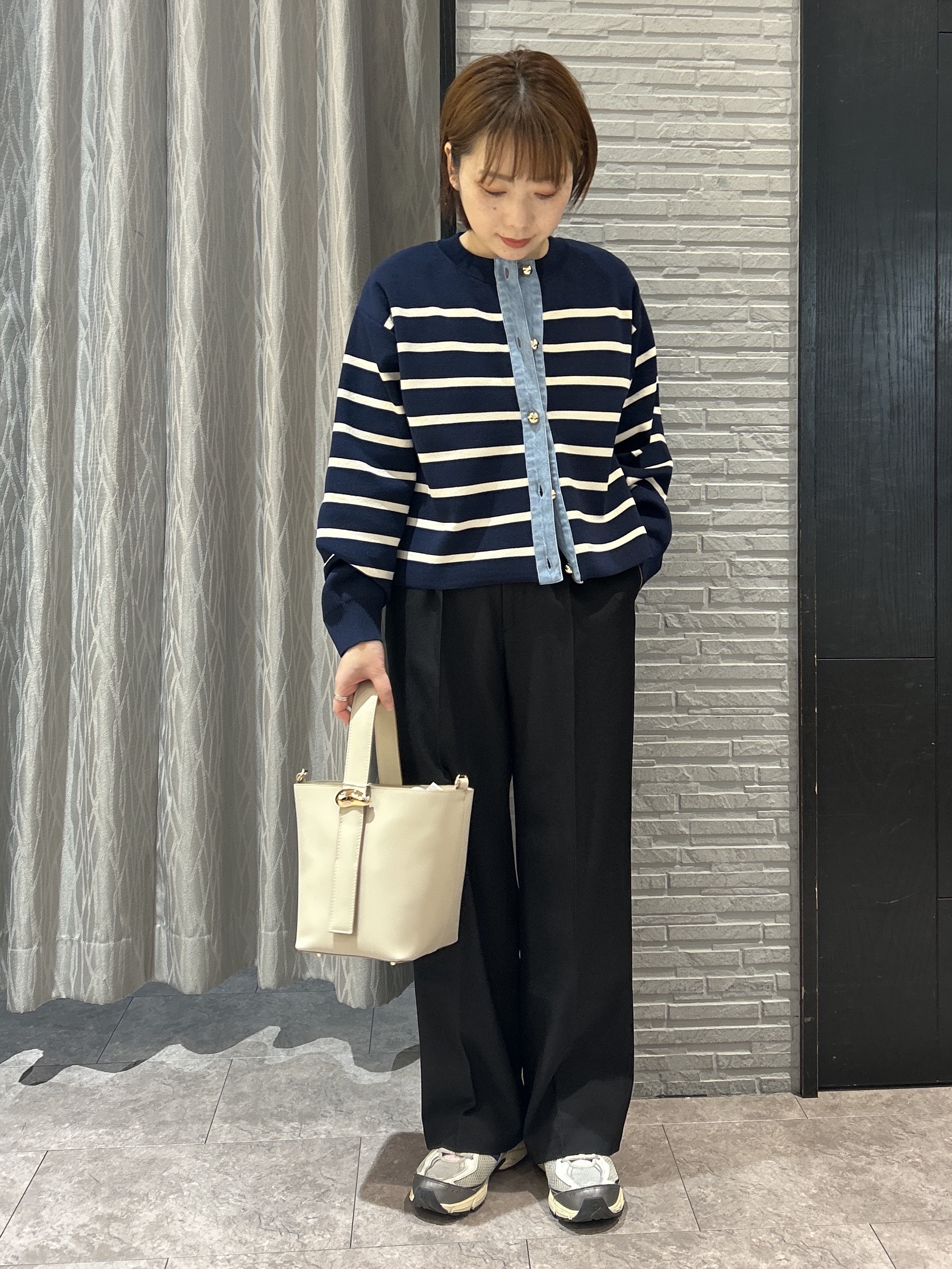 ga_riさんの「THE SHOP TK｜【羽織るだけでこなれ感を演出】デニム切替カーディガン」を使ったコーディネート