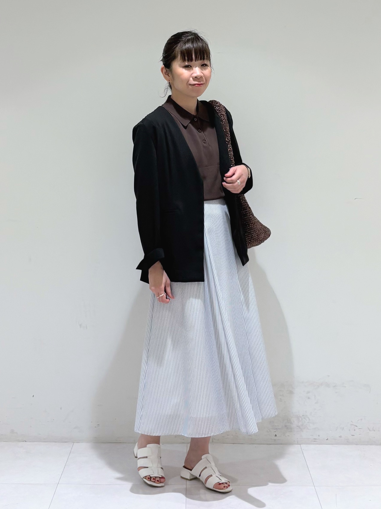 tsuyuさんの「INDIVI｜【さらに軽く軽快！／着る日傘】ノーカラージャケット」を使ったコーディネート