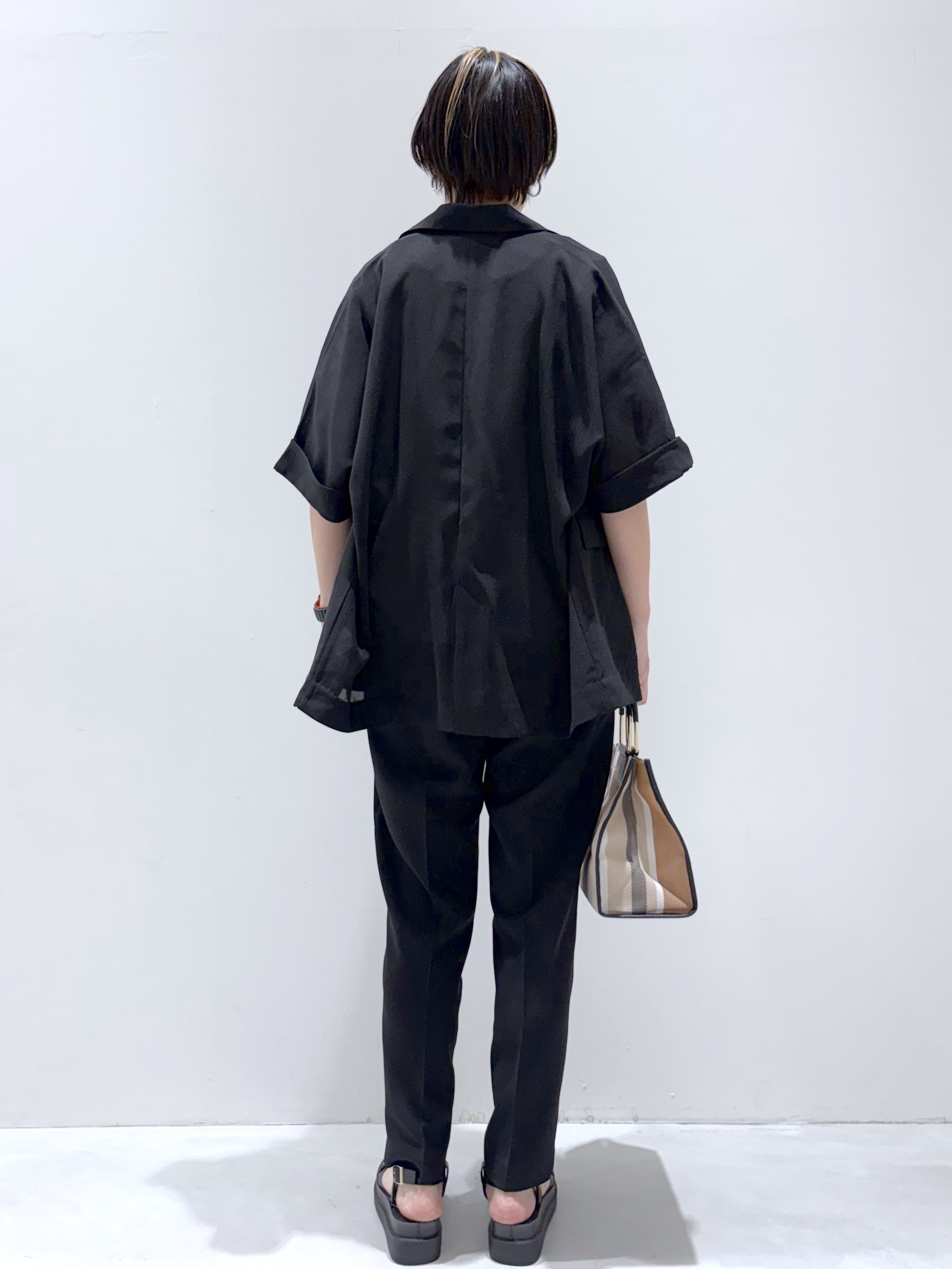 こじさんの「OPAQUE.CLIP｜【接触冷感／吸水速乾／防シワ】リネンライクテーラードジャケット《洗濯機OK》」を使ったコーディネート