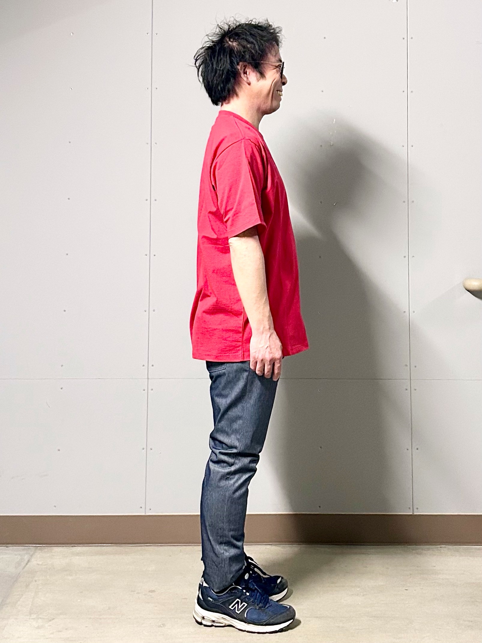 KENJI Iさんの「THE SHOP TK｜【なめらかでソフトな肌触り】ロゴ コットン半袖Tシャツ 洗濯機OK」を使ったコーディネート