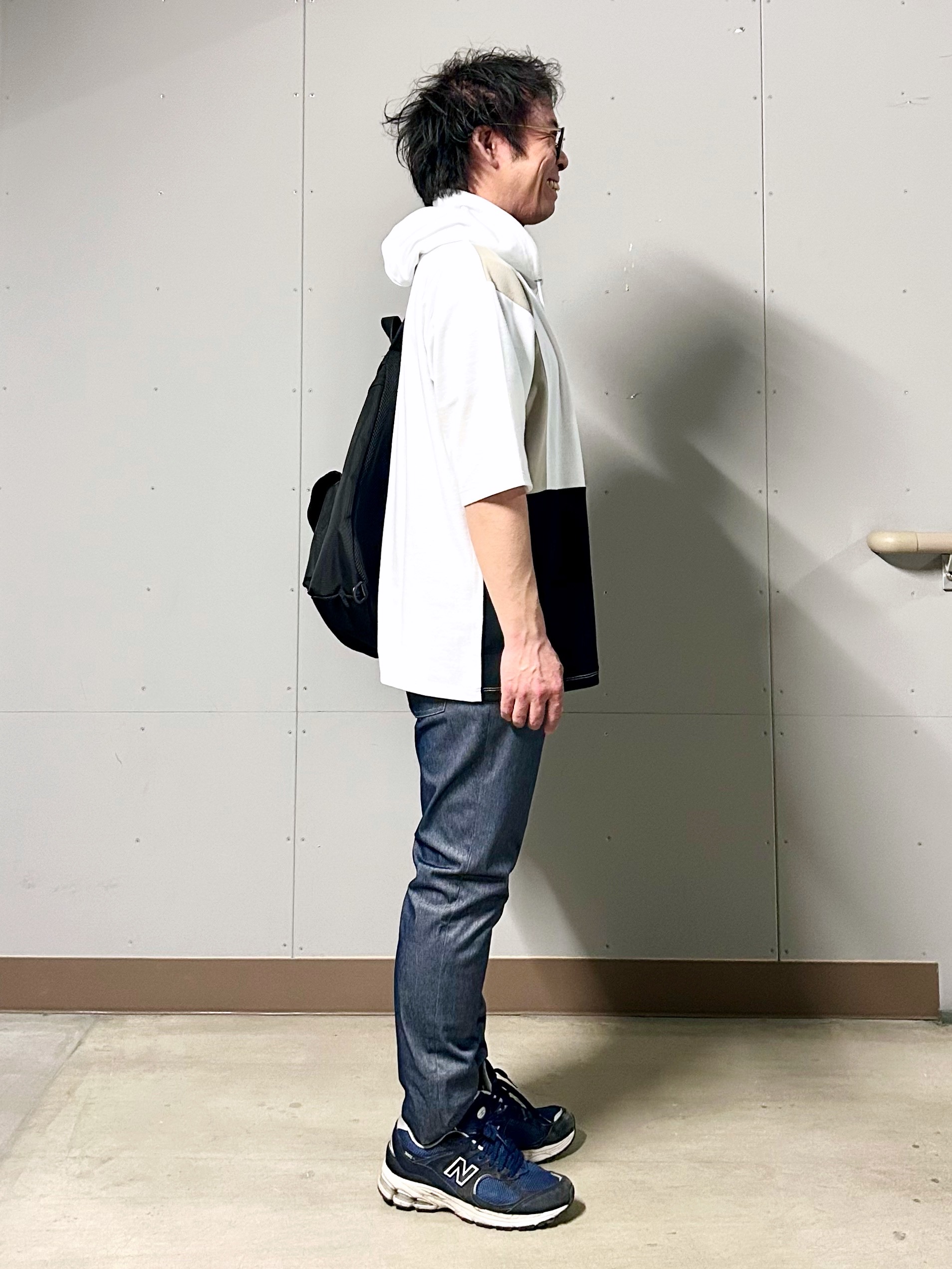 KENJI Iさんの「THE SHOP TK｜ブロッキング半袖パーカ 【洗濯機OK】」を使ったコーディネート