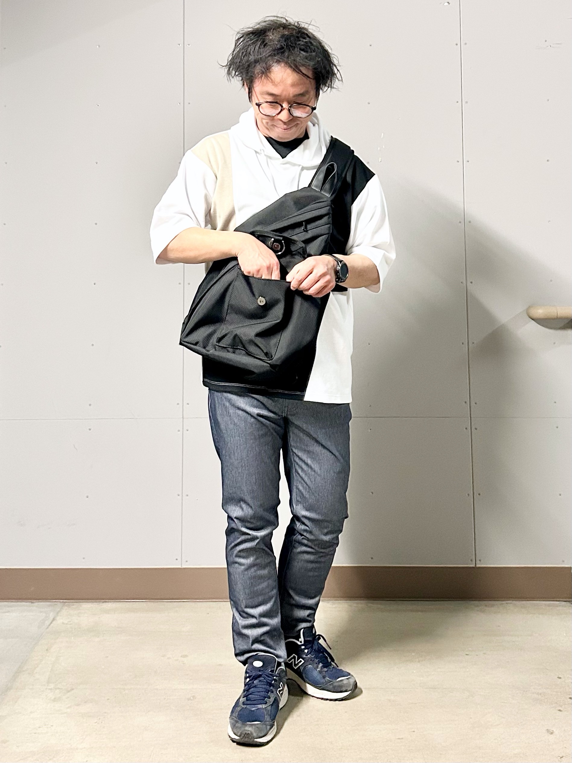 KENJI Iさんの「THE SHOP TK｜ブロッキング半袖パーカ 【洗濯機OK】」を使ったコーディネート