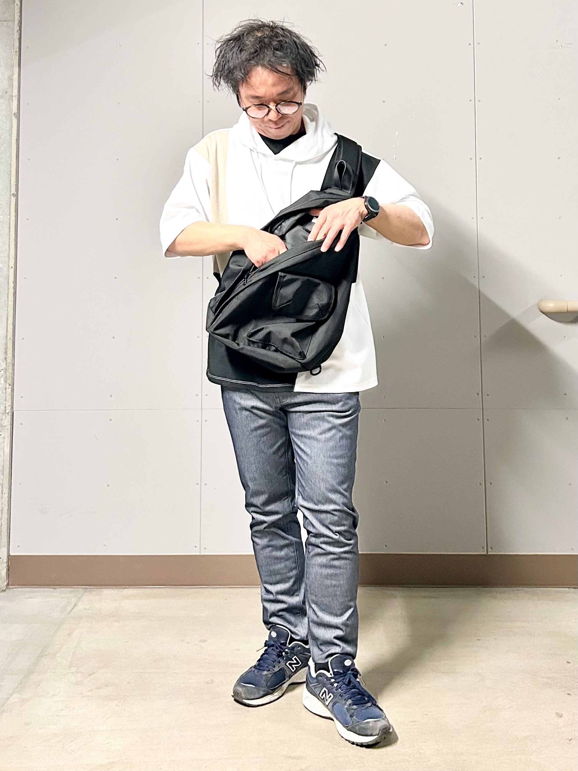 KENJI Iさんの「THE SHOP TK｜ブロッキング半袖パーカ 【洗濯機OK】」を使ったコーディネート