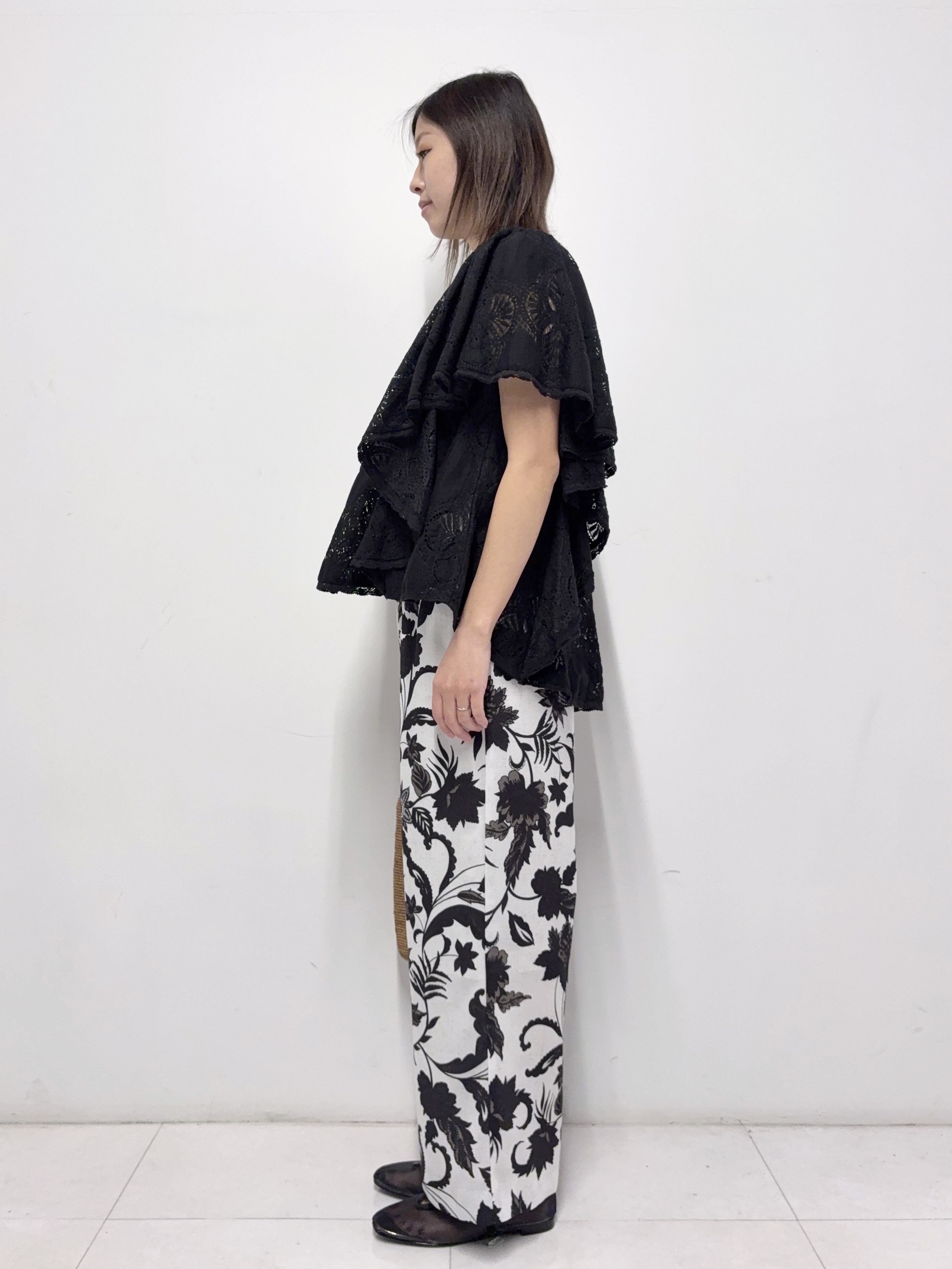 Nishijimaさんの「DRESSTERIOR｜ラッセルレース ブラウス」を使ったコーディネート