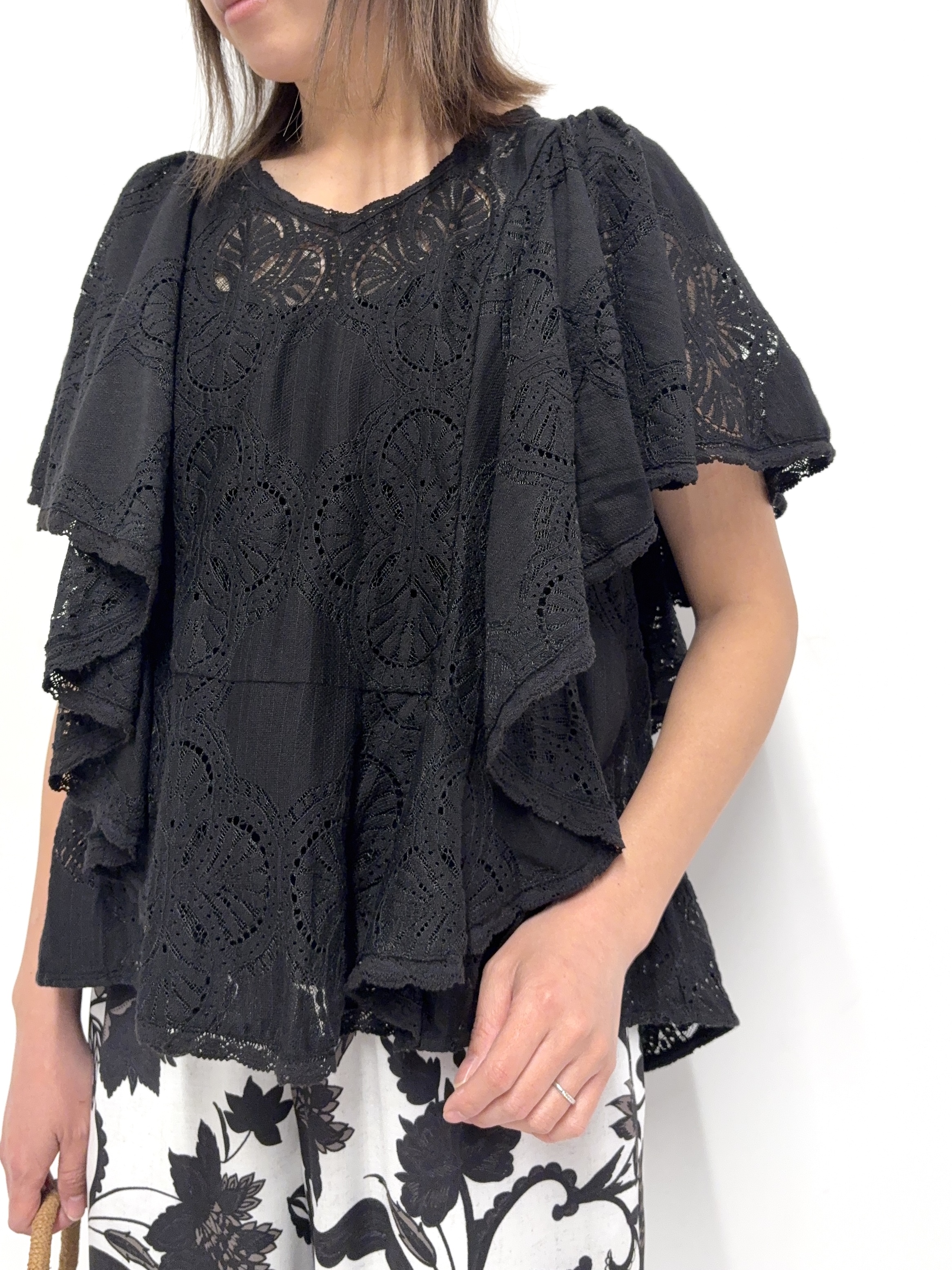 Nishijimaさんの「DRESSTERIOR｜ラッセルレース ブラウス」を使ったコーディネート