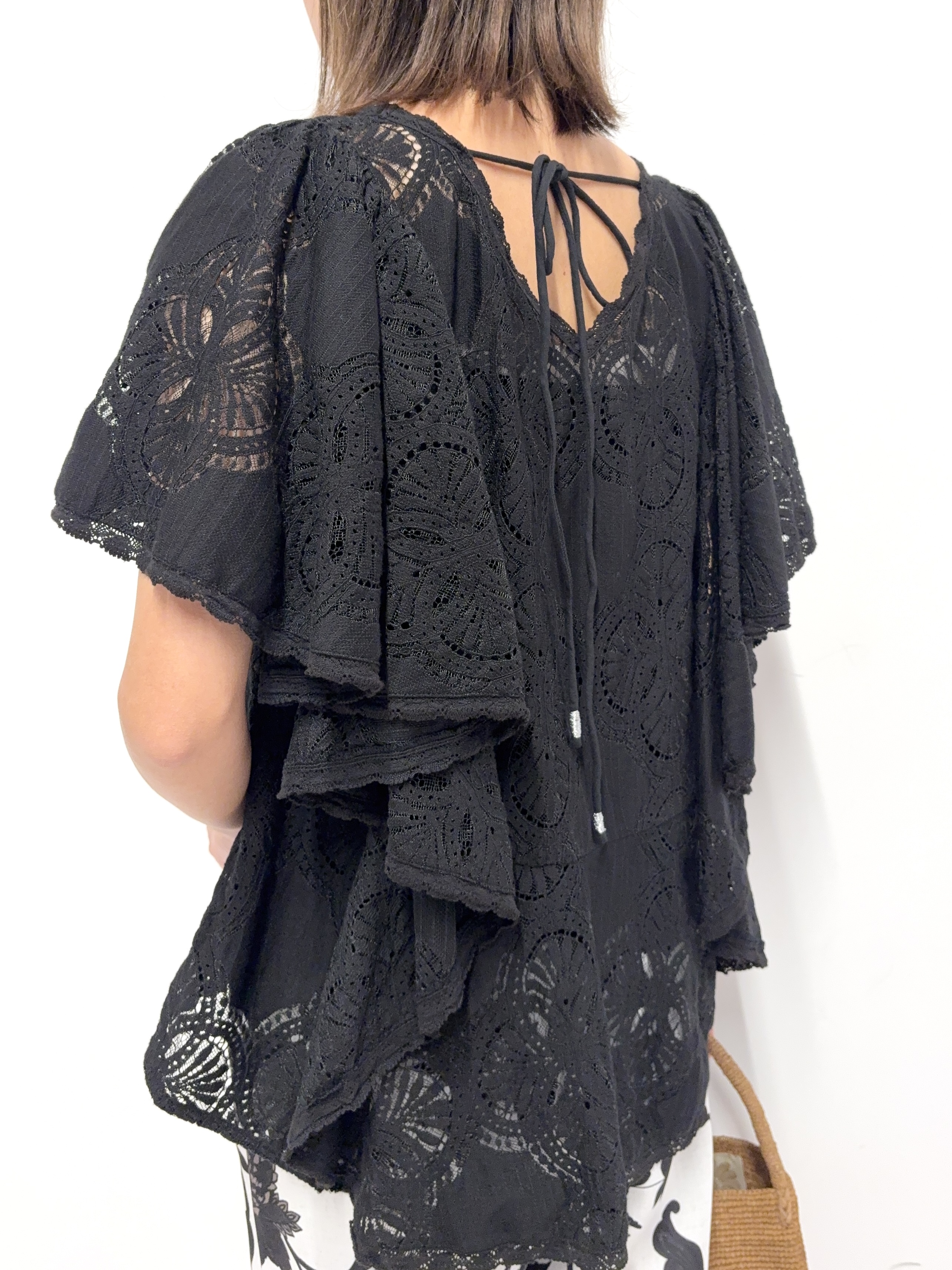 Nishijimaさんの「DRESSTERIOR｜ラッセルレース ブラウス」を使ったコーディネート