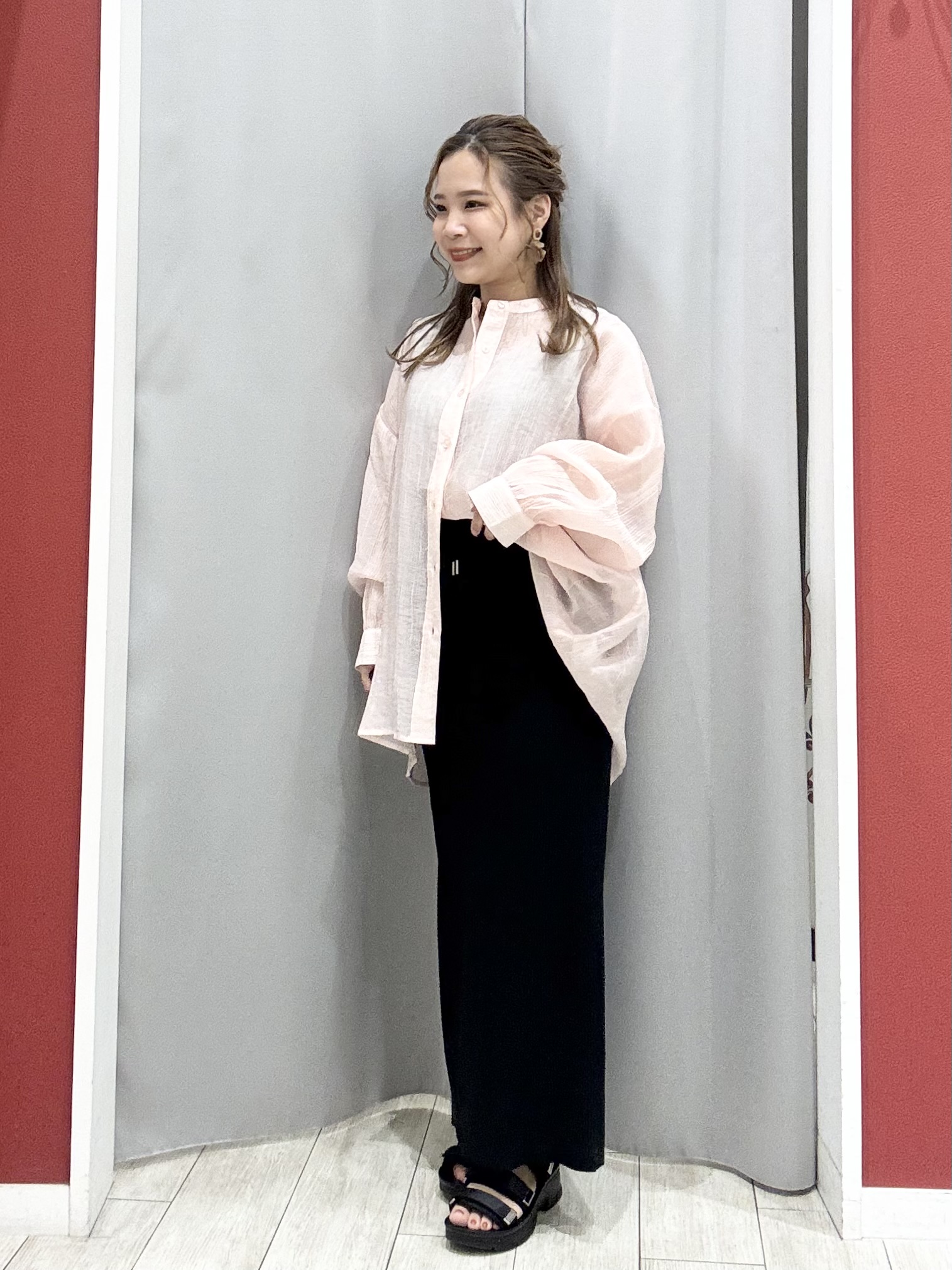 shioさんの「SHOO･LA･RUE｜【S-LL】大人のシアー感 風合い楽しむバンドカラーシャツ」を使ったコーディネート