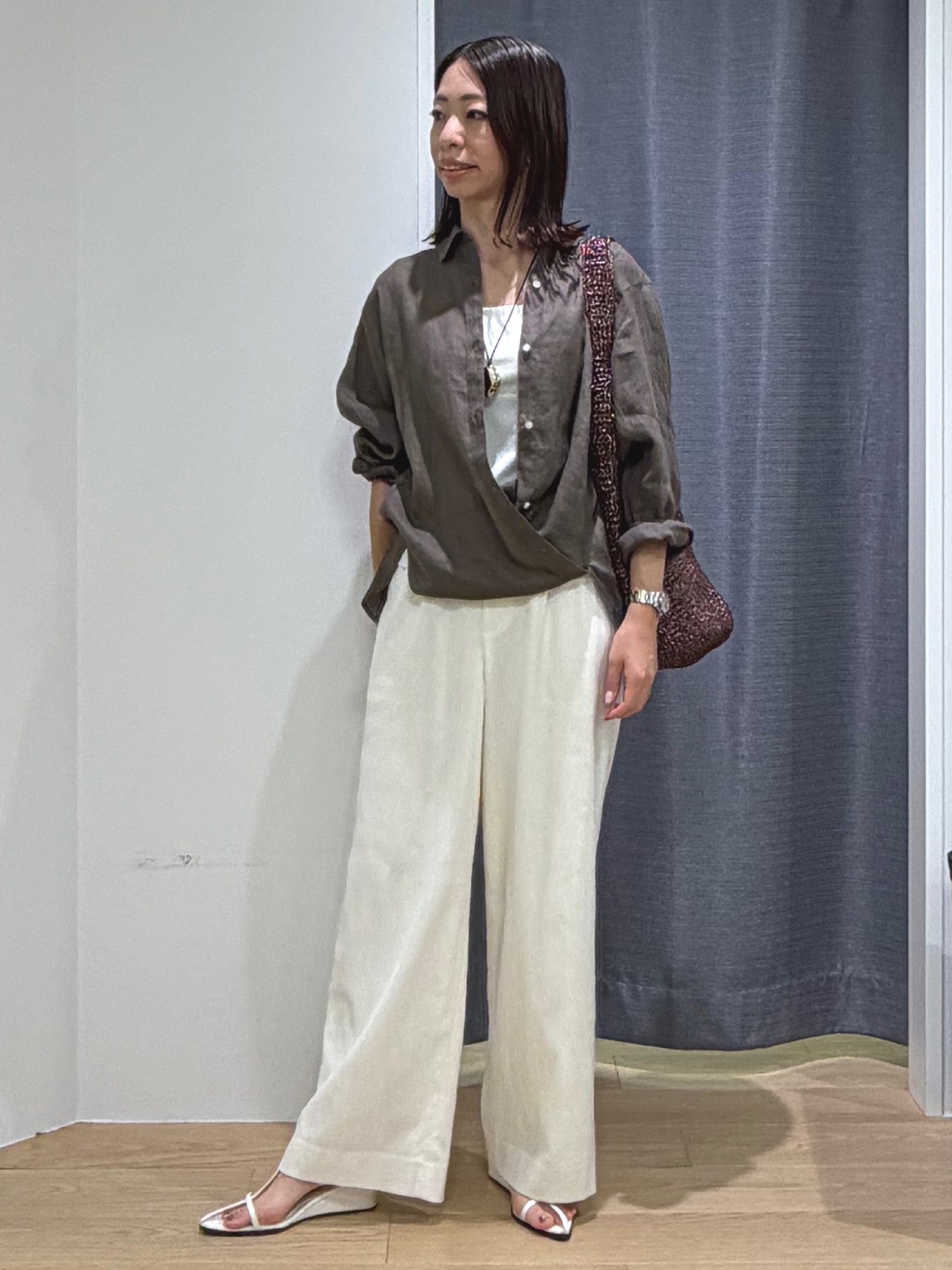 Mikoさんの「INDIVI｜【接触冷感／2WAY】カシュクールリネンシャツ」を使ったコーディネート