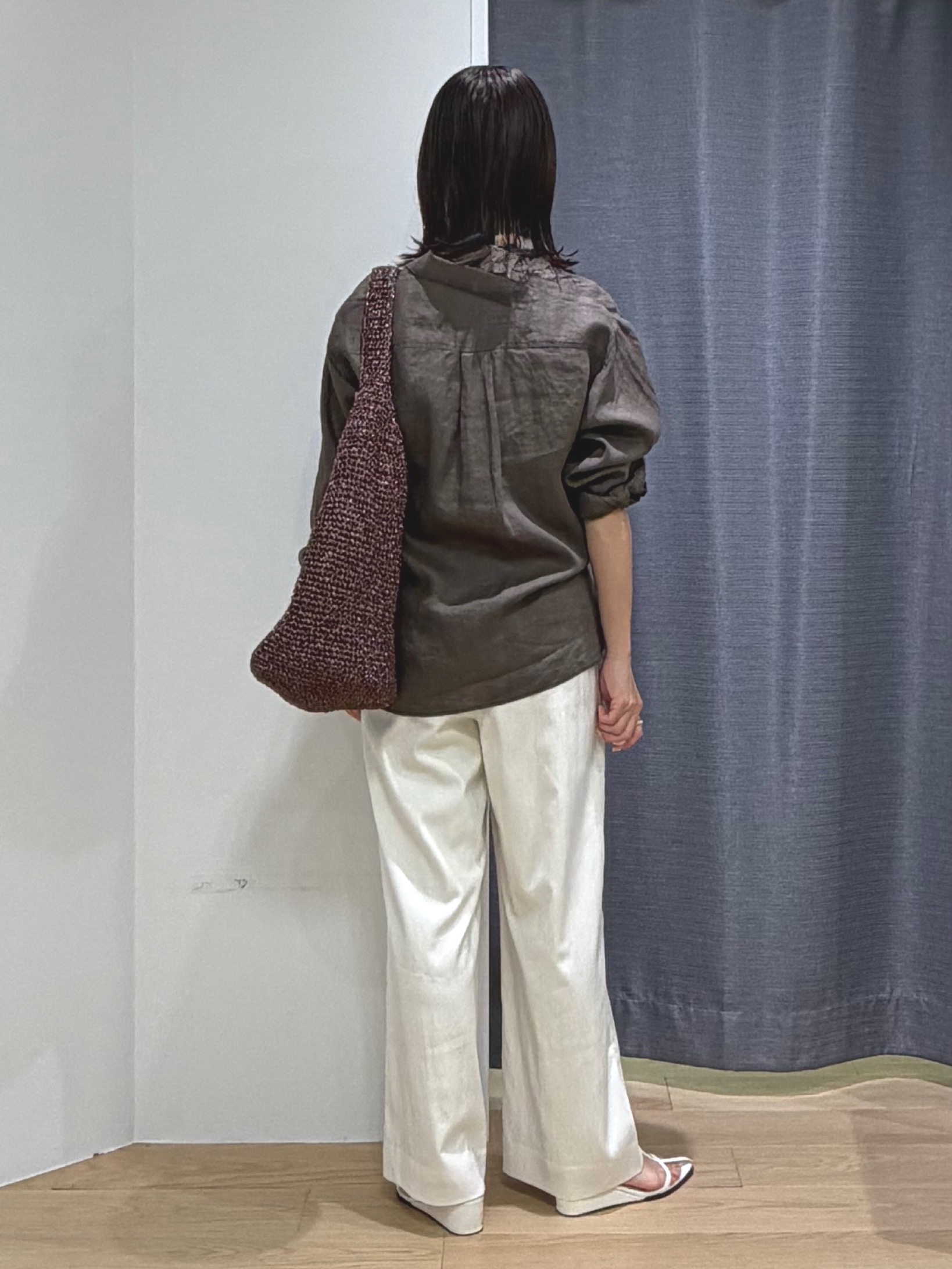 Mikoさんの「INDIVI｜【接触冷感／2WAY】カシュクールリネンシャツ」を使ったコーディネート