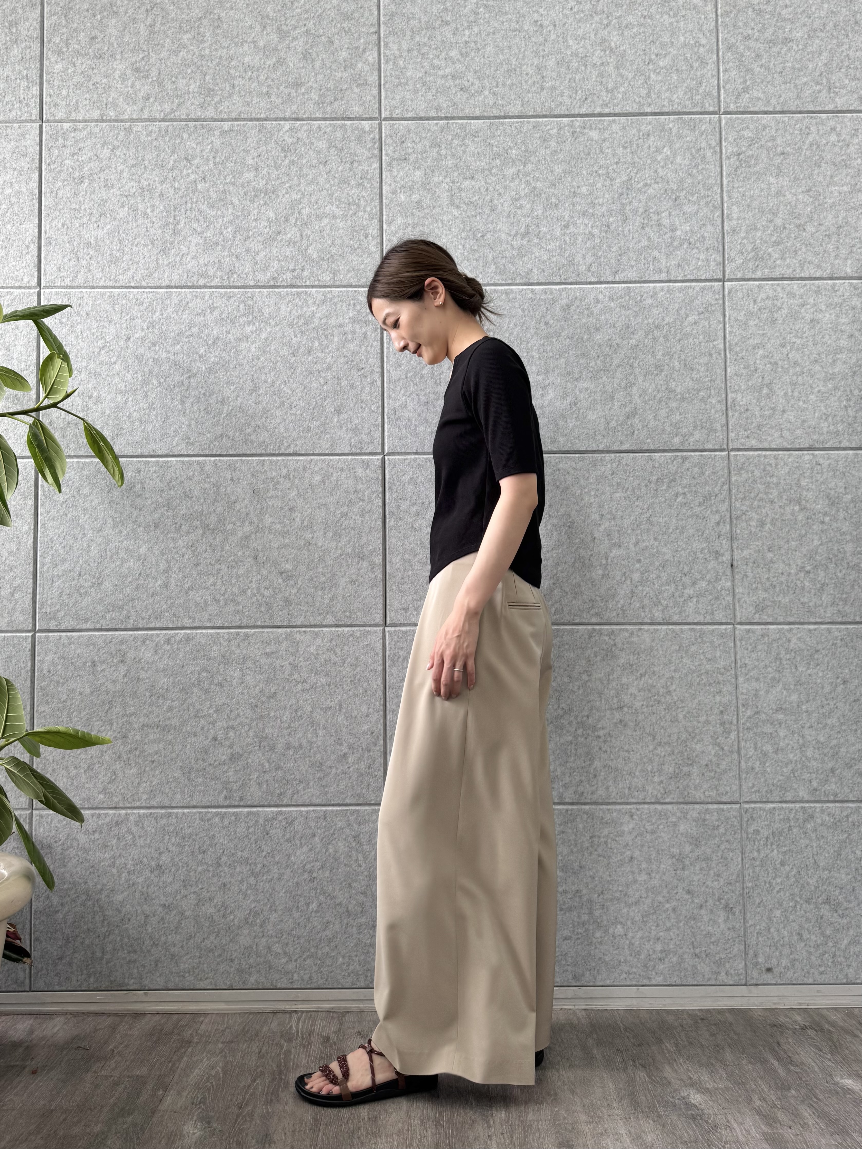 uchi__yamaさんの「CODE A｜rib jersey point neck tee」を使ったコーディネート