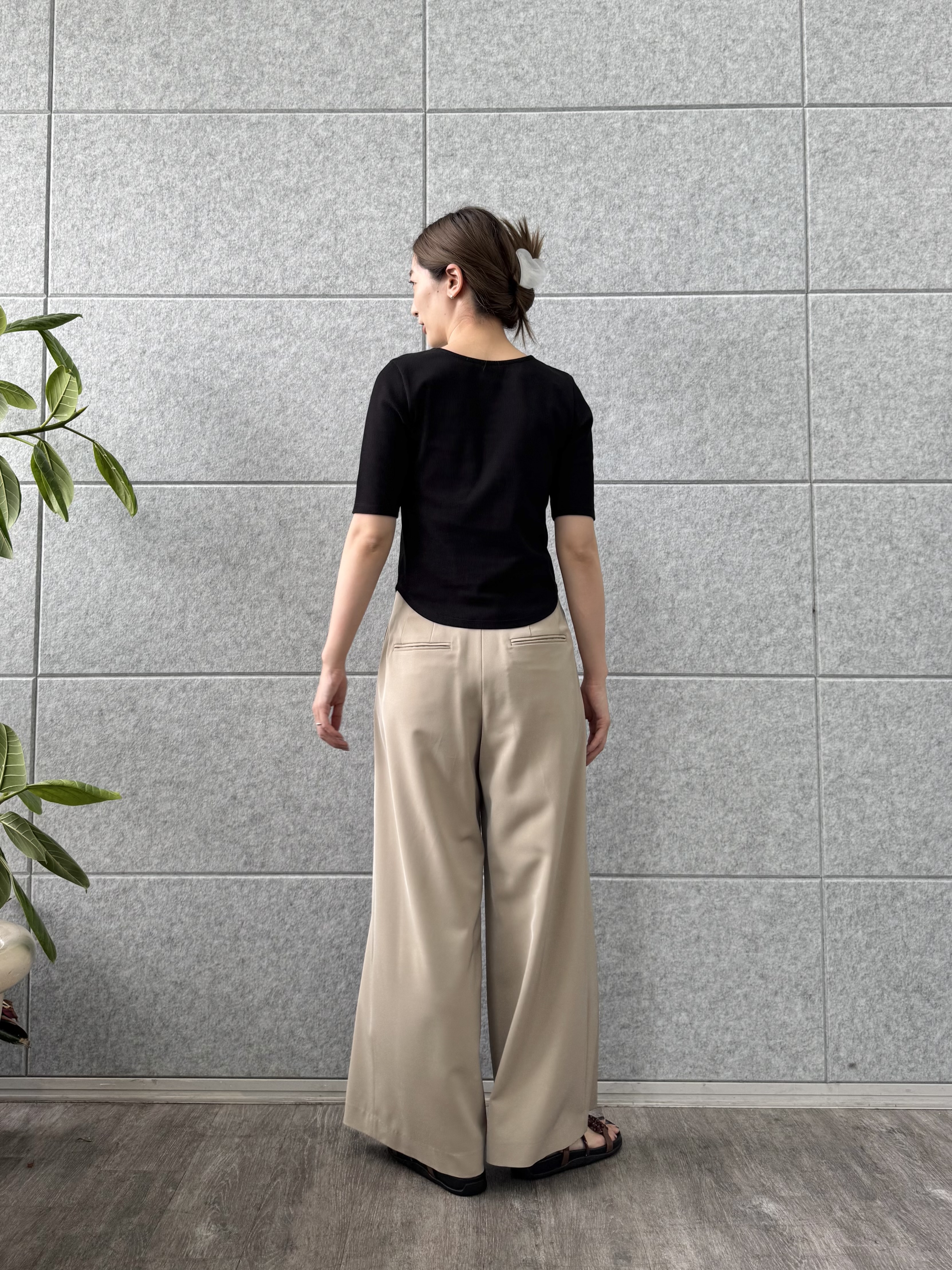 uchi__yamaさんの「CODE A｜rib jersey point neck tee」を使ったコーディネート