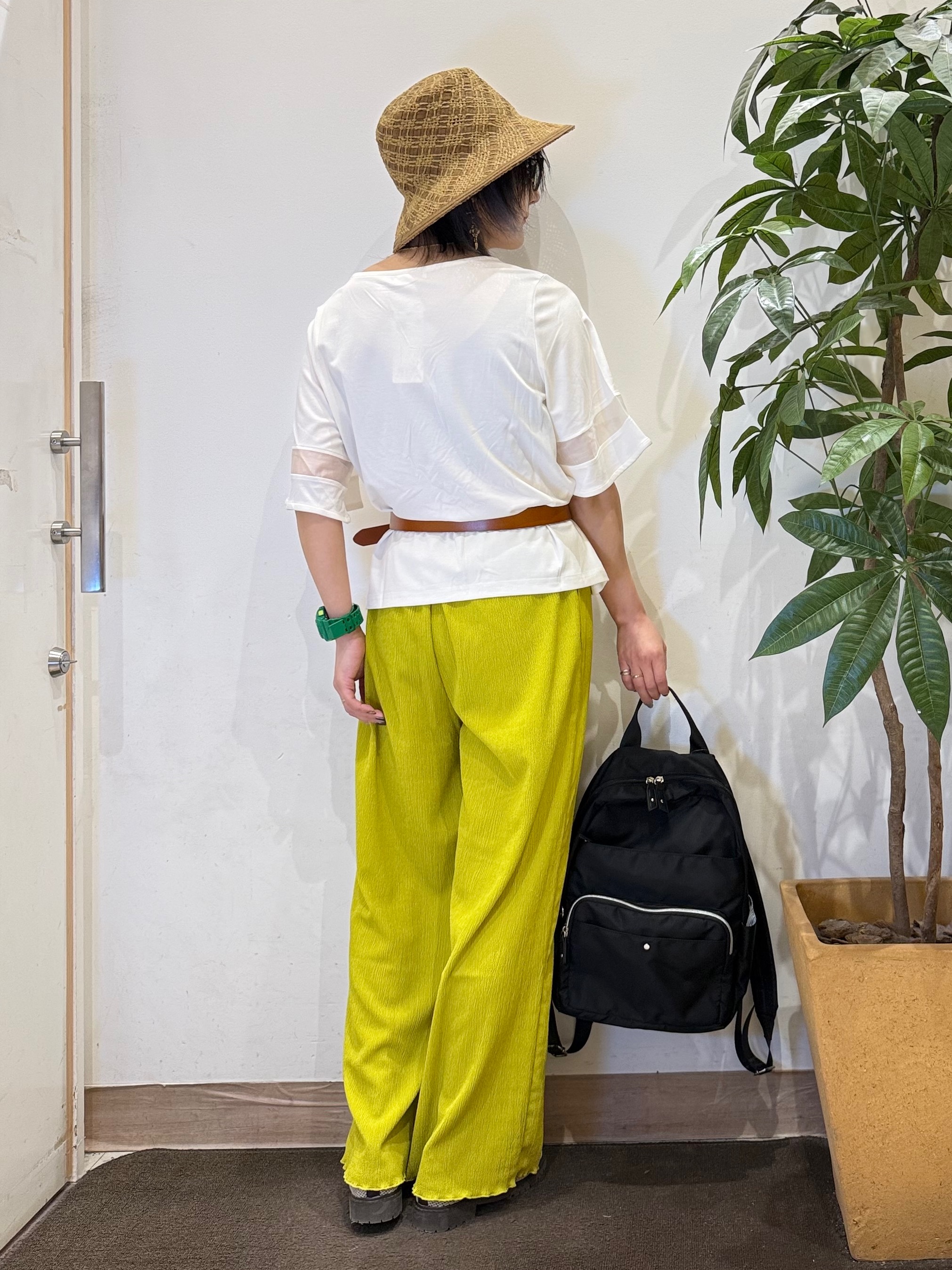misakiさんの「SHOO･LA･RUE｜【洗濯機後しわになりにくい/ひんやり/S-LL】お袖のシアーで抜け感プラス 二の腕隠せるフレアスリー」を使ったコーディネート
