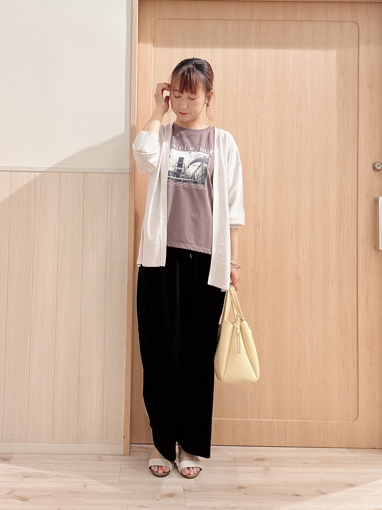 モカさんの「SHOO･LA･RUE｜【洗濯機可/ひんやり/UV】さらっとしたタッチが心地よい ミドルカーディガン」を使ったコーディネート