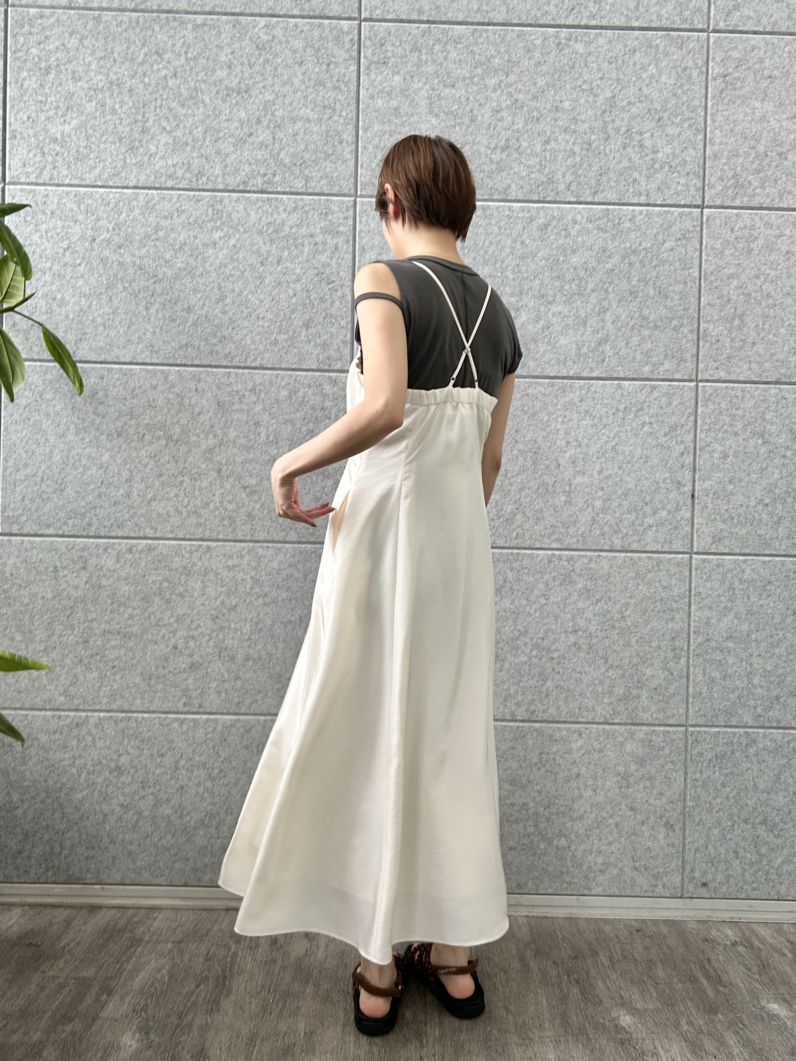 harunaさんの「CODE A｜sensual strap cami dress」を使ったコーディネート