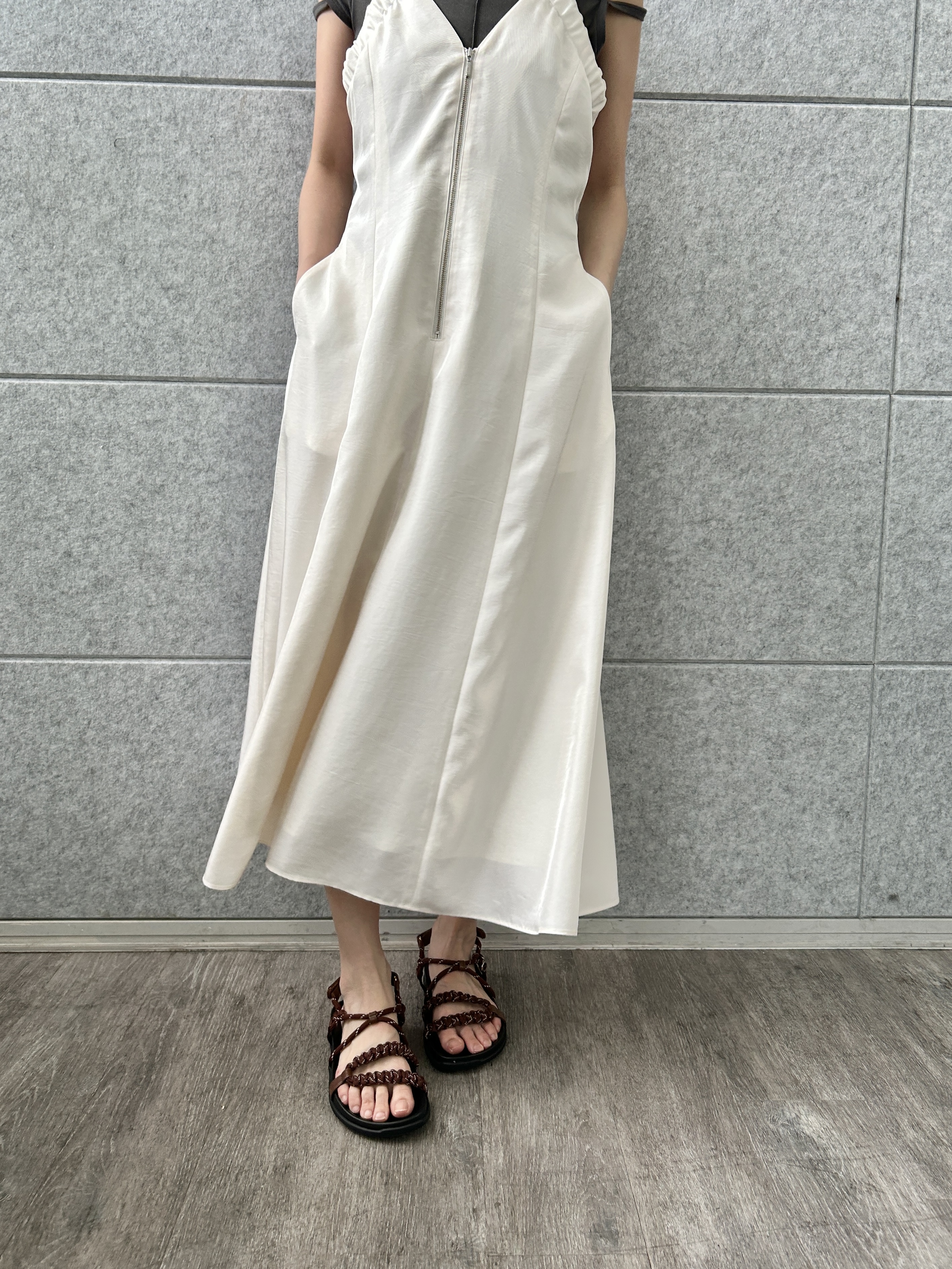 harunaさんの「CODE A｜sensual strap cami dress」を使ったコーディネート