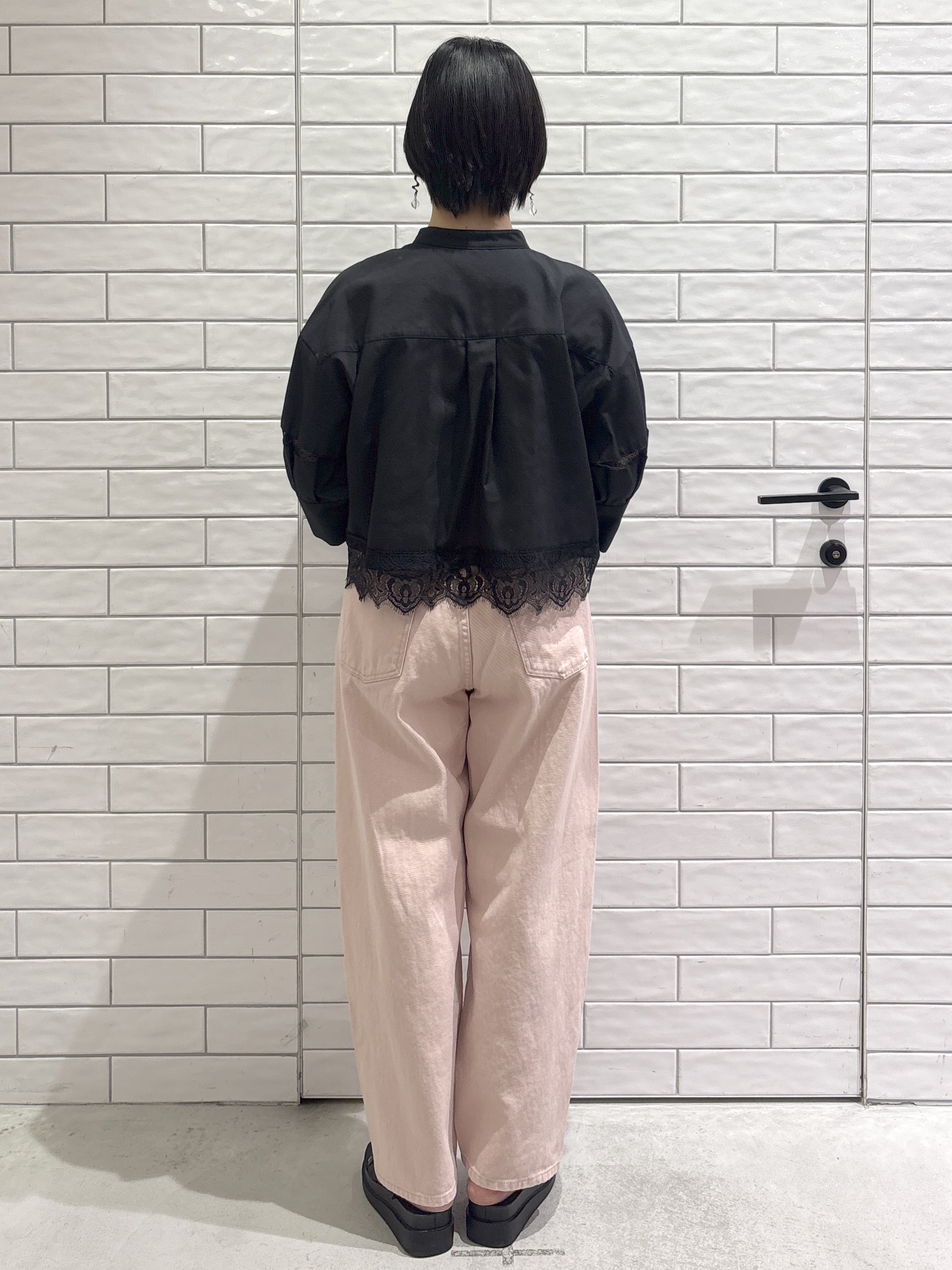 ayumiさんの「OPAQUE.CLIP｜裾レースピンタックショートシャツ【洗濯機OK】」を使ったコーディネート