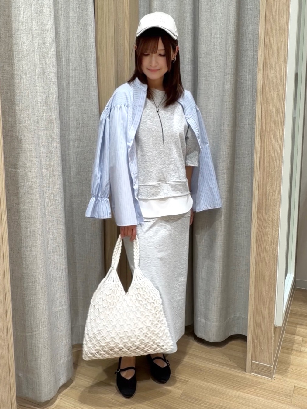 Fumikaさんの「grove｜【貴島明日香さん着用／イージーケア／接触冷感】麻混スタンドギャザーシャツ」を使ったコーディネート