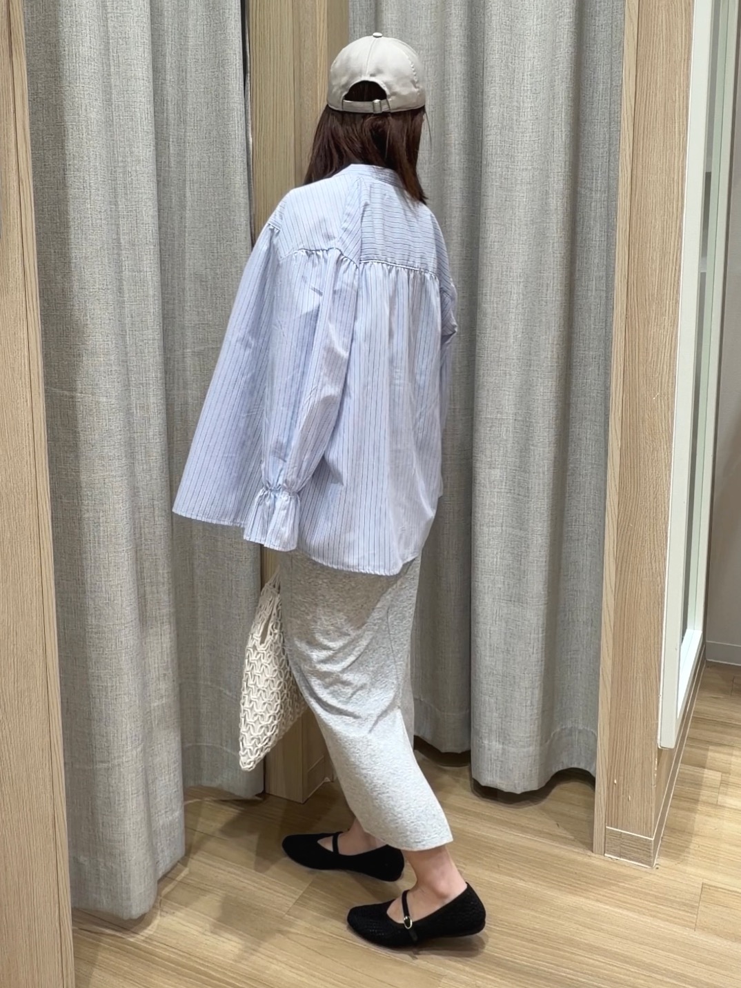 Fumikaさんの「grove｜【貴島明日香さん着用／イージーケア／接触冷感】麻混スタンドギャザーシャツ」を使ったコーディネート