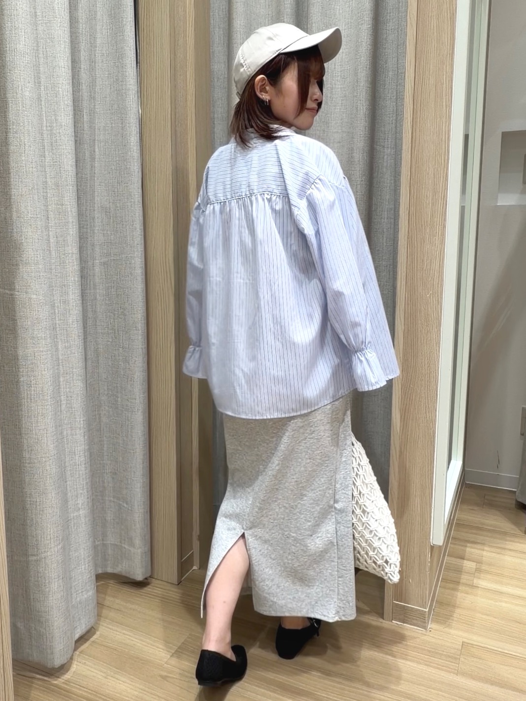 Fumikaさんの「grove｜【貴島明日香さん着用／イージーケア／接触冷感】麻混スタンドギャザーシャツ」を使ったコーディネート