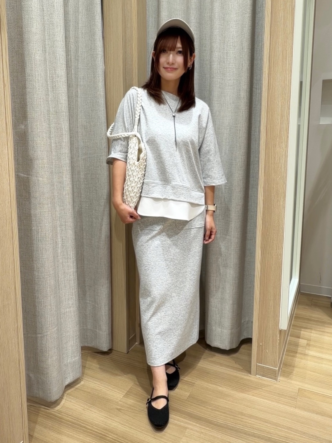 Fumikaさんの「grove｜【貴島明日香さん着用／イージーケア／接触冷感】麻混スタンドギャザーシャツ」を使ったコーディネート