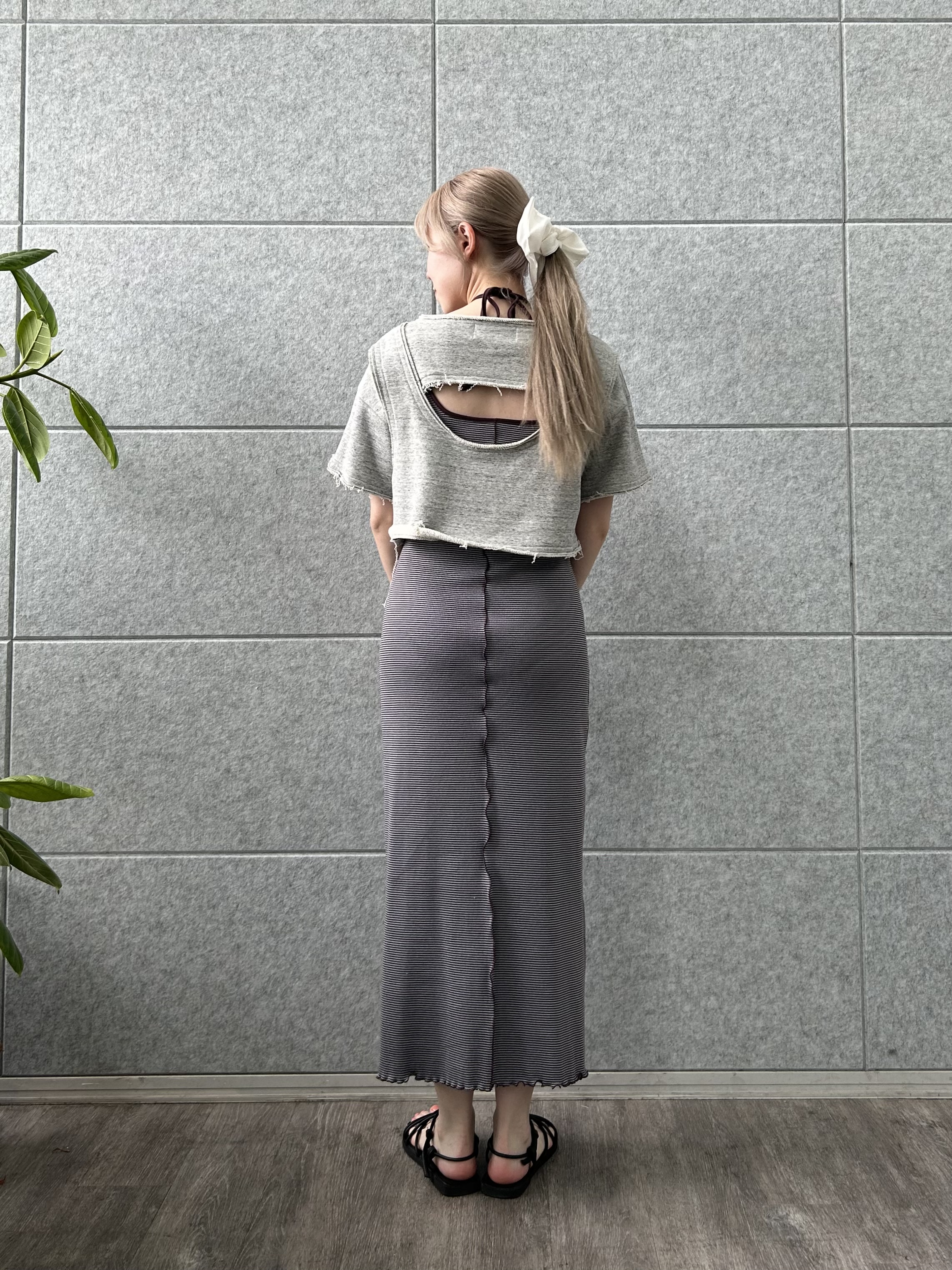 honoka Aさんの「CODE A｜back open half－sleeve sweat」を使ったコーディネート