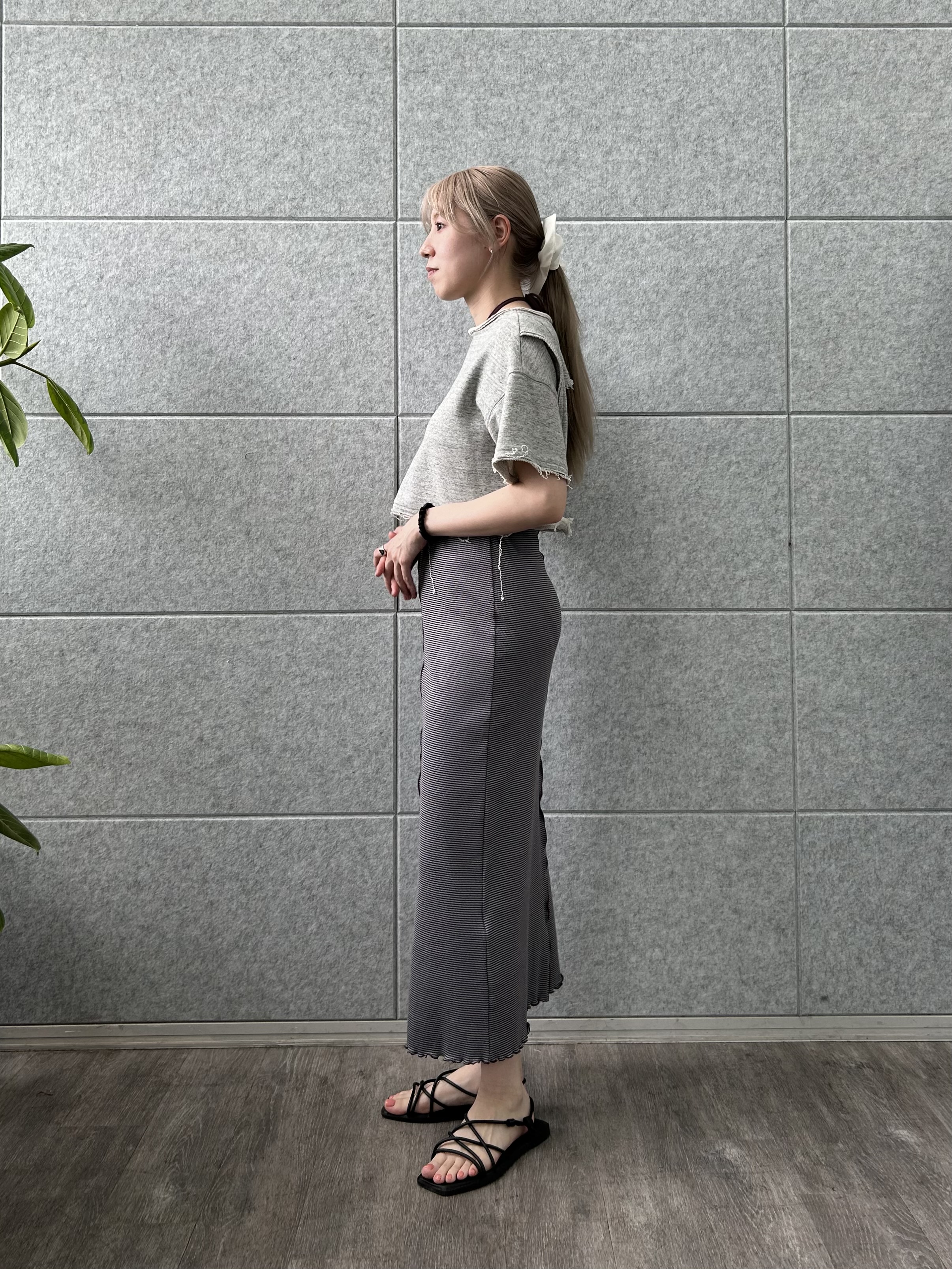 honoka Aさんの「CODE A｜back open half－sleeve sweat」を使ったコーディネート