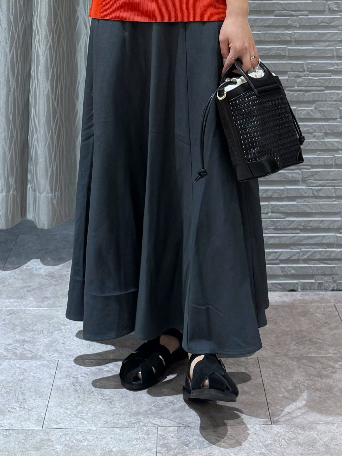chさんの「THE SHOP TK｜【S-XL/ひんやりタッチ】美しさ際立つ 6分袖ニット 洗濯機OK/UVケア/毛玉になりにくい」を使ったコーディネート