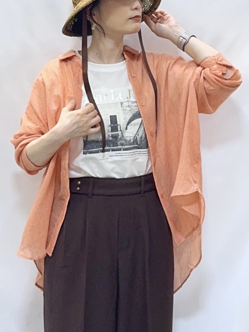 𝐇𝐢𝐫𝐨𝐦𝐢さんの「SHOO･LA･RUE｜【体型カバー】ふんわり質感 やわらかこなれシアーシャツ」を使ったコーディネート