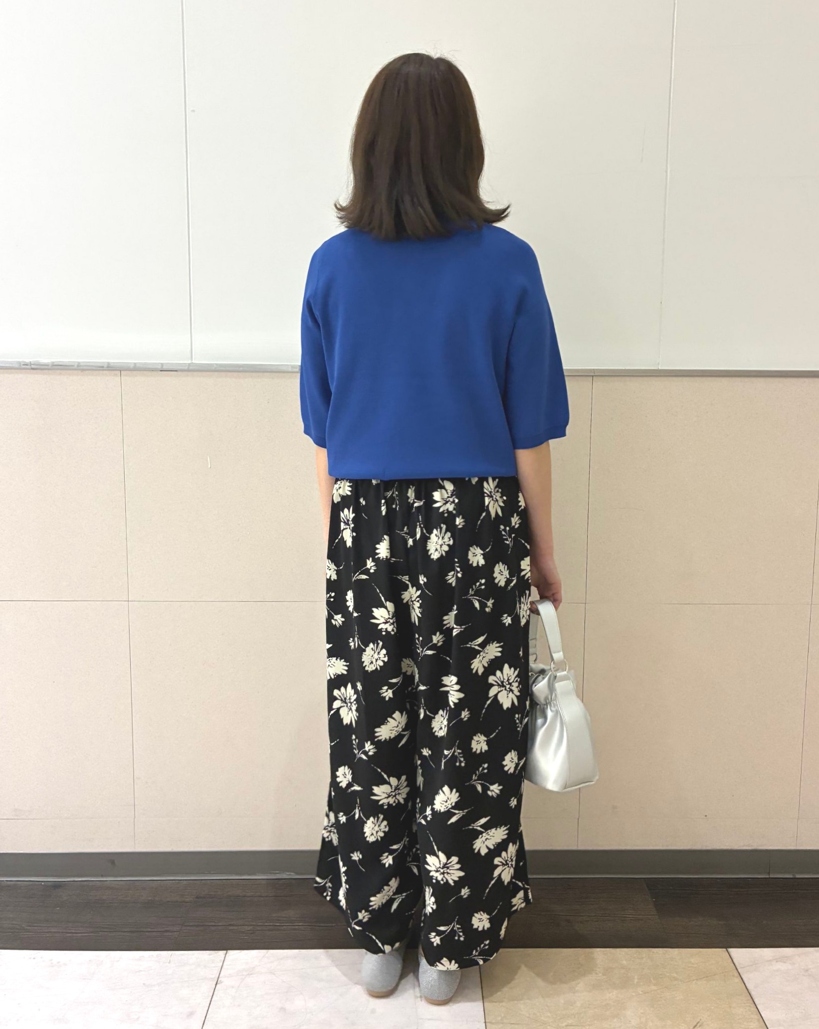 ジュンさんの「SHOO･LA･RUE｜【毎日洗える/S-LL/ひんやり/UV】上半身すっきり 二の腕見せない5分袖ニット」を使ったコーディネート