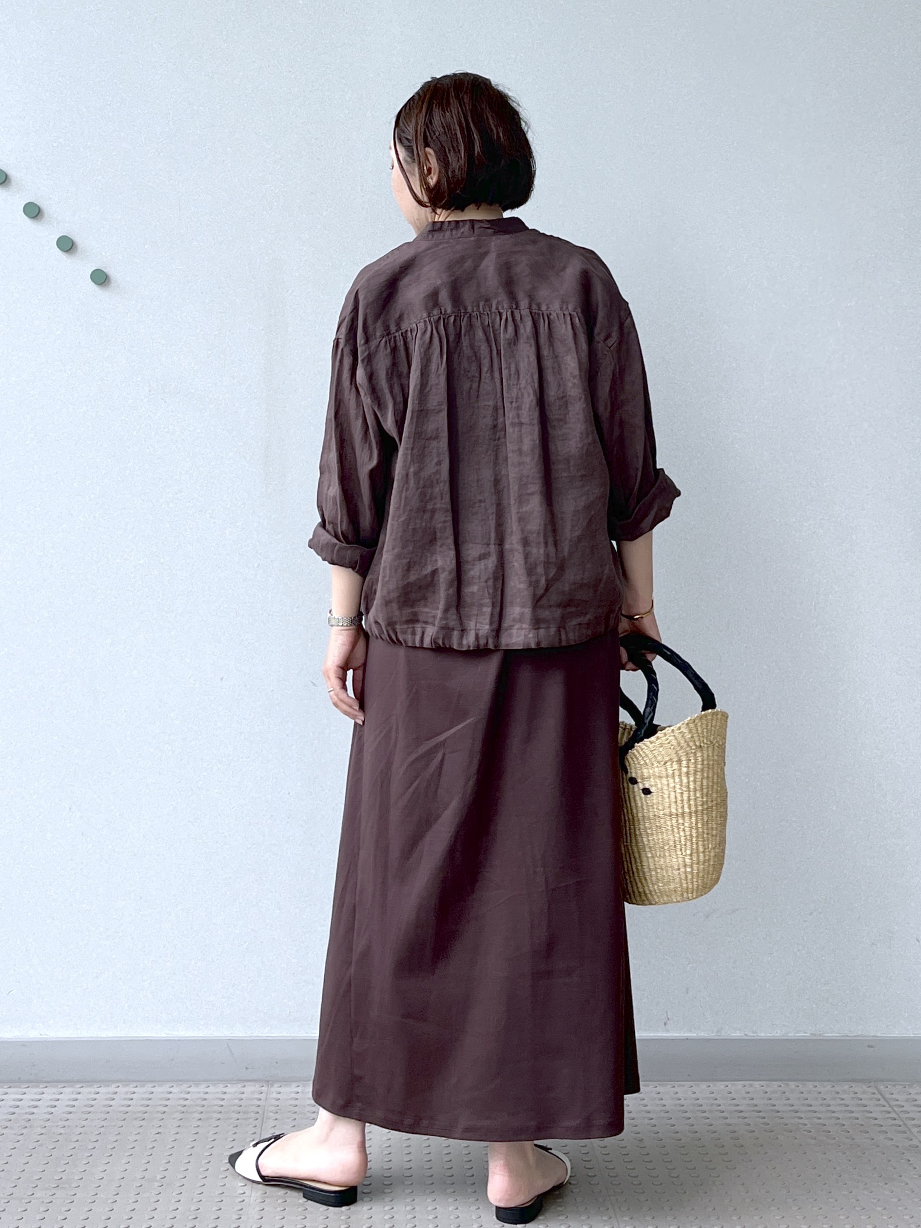 Soeさんの「DRESSTERIOR｜【2WAY/羽織にも】ウォッシャブルリネン ドロストシャツ」を使ったコーディネート