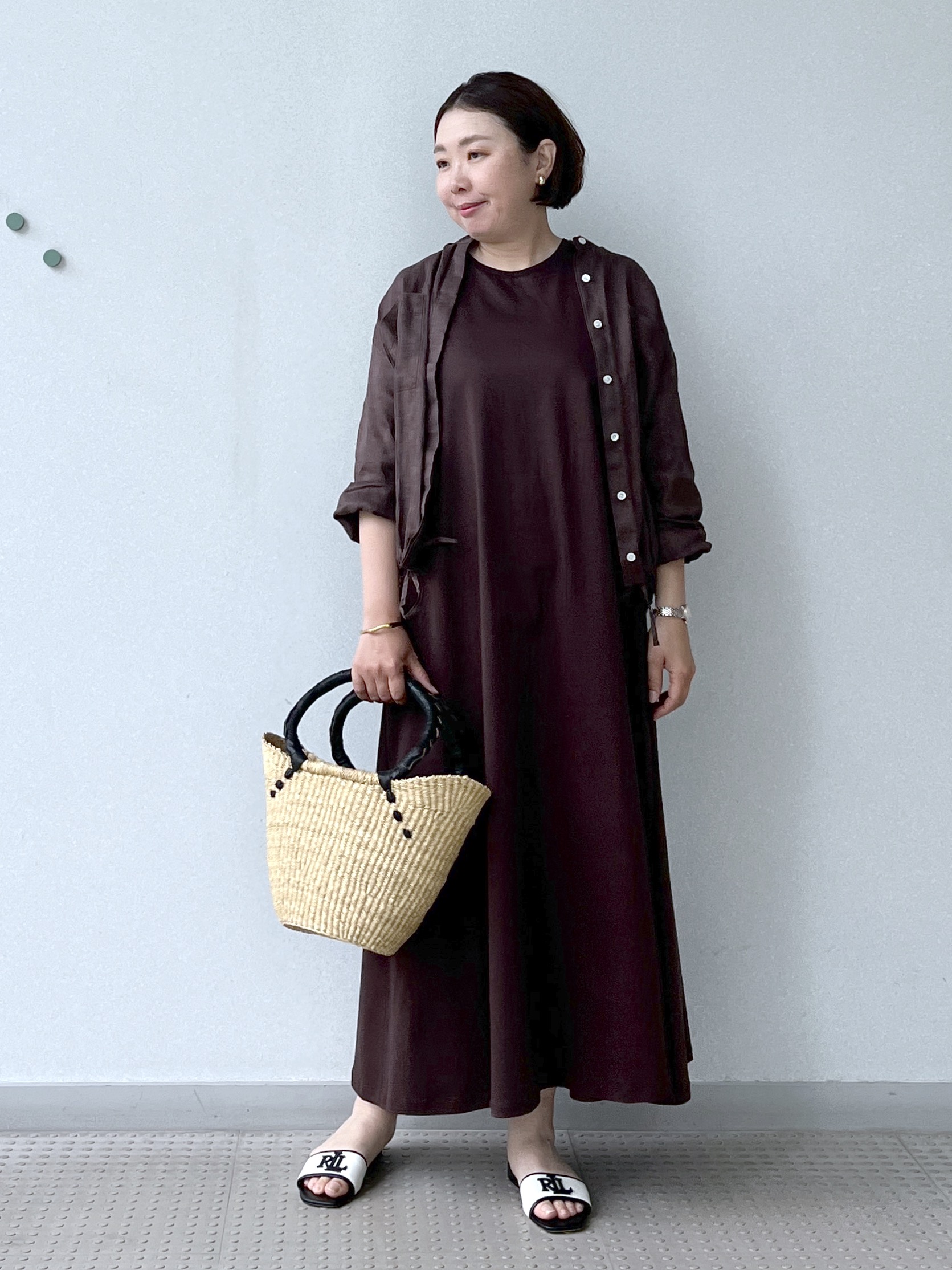 Soeさんの「DRESSTERIOR｜【2WAY/羽織にも】ウォッシャブルリネン ドロストシャツ」を使ったコーディネート