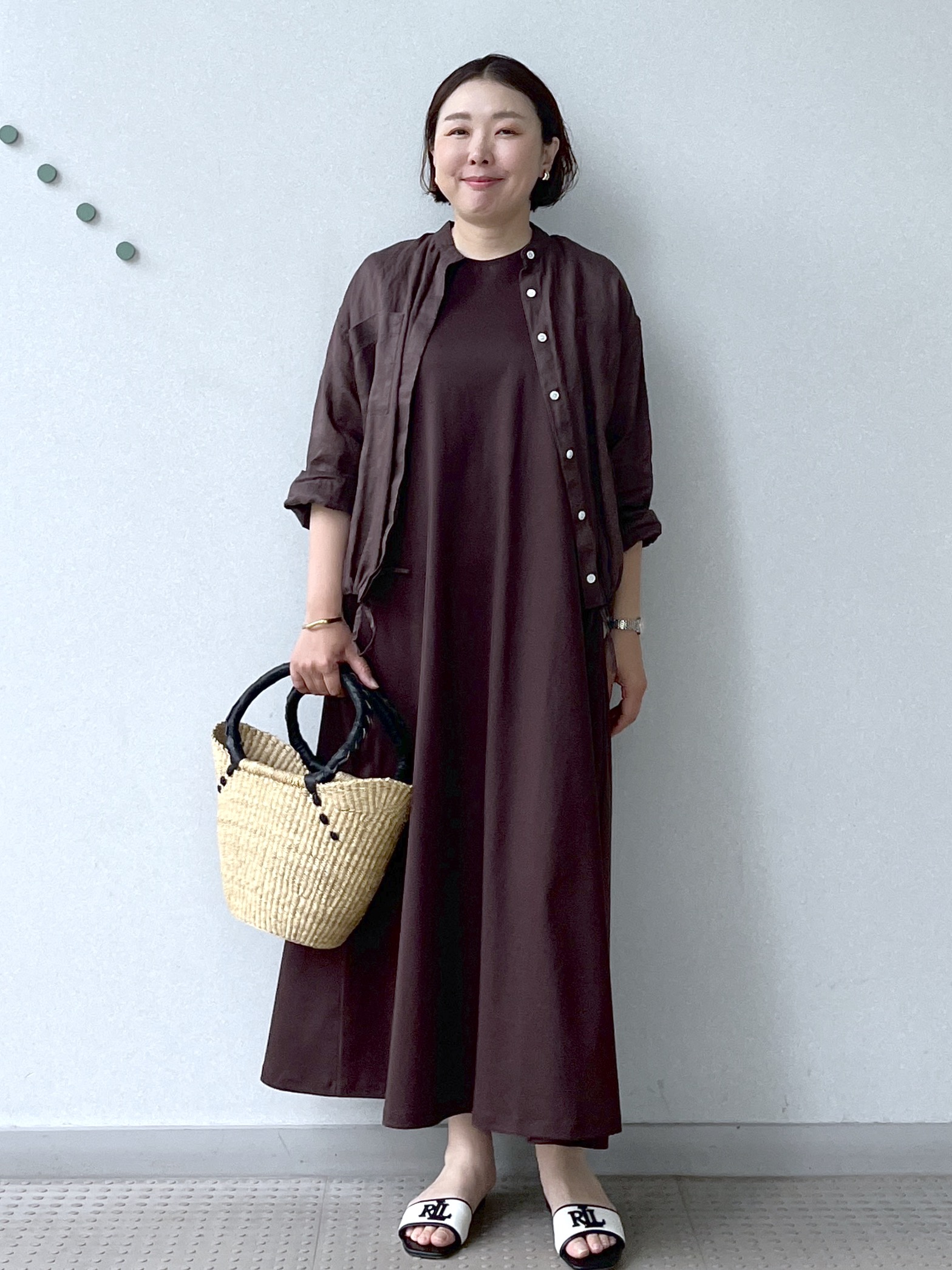 Soeさんの「DRESSTERIOR｜【2WAY/羽織にも】ウォッシャブルリネン ドロストシャツ」を使ったコーディネート