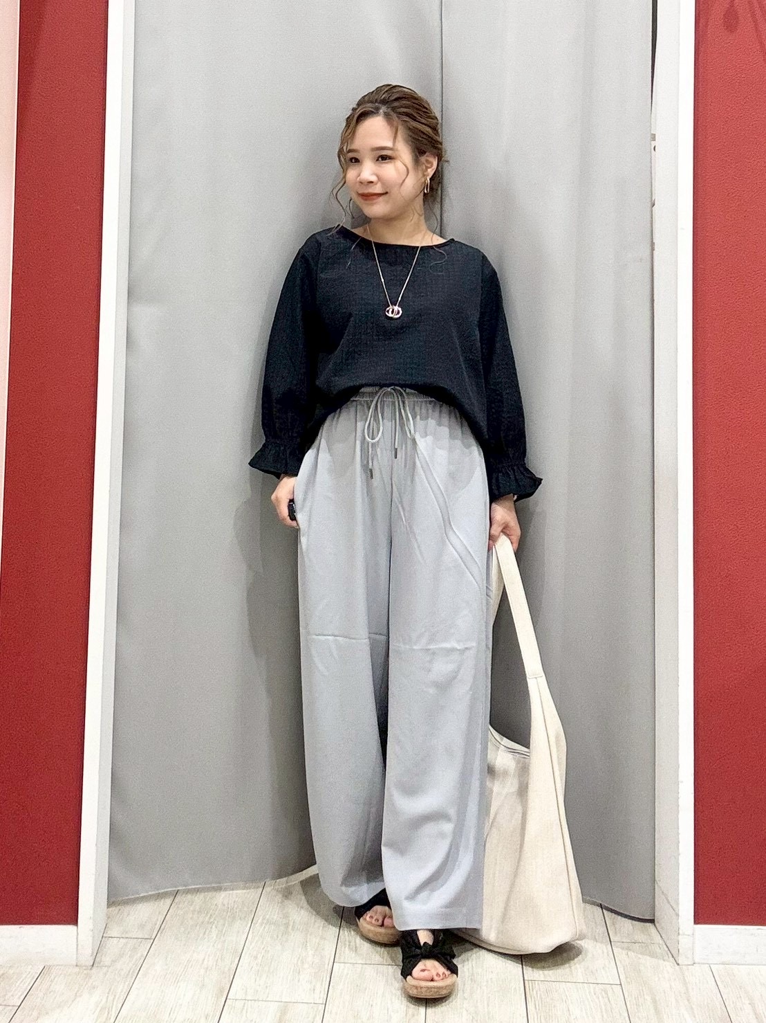 shioさんの「SHOO･LA･RUE｜【セットアップ可/洗濯機可】上品チェックが好印象 ゆるさら6分袖ブラウス」を使ったコーディネート