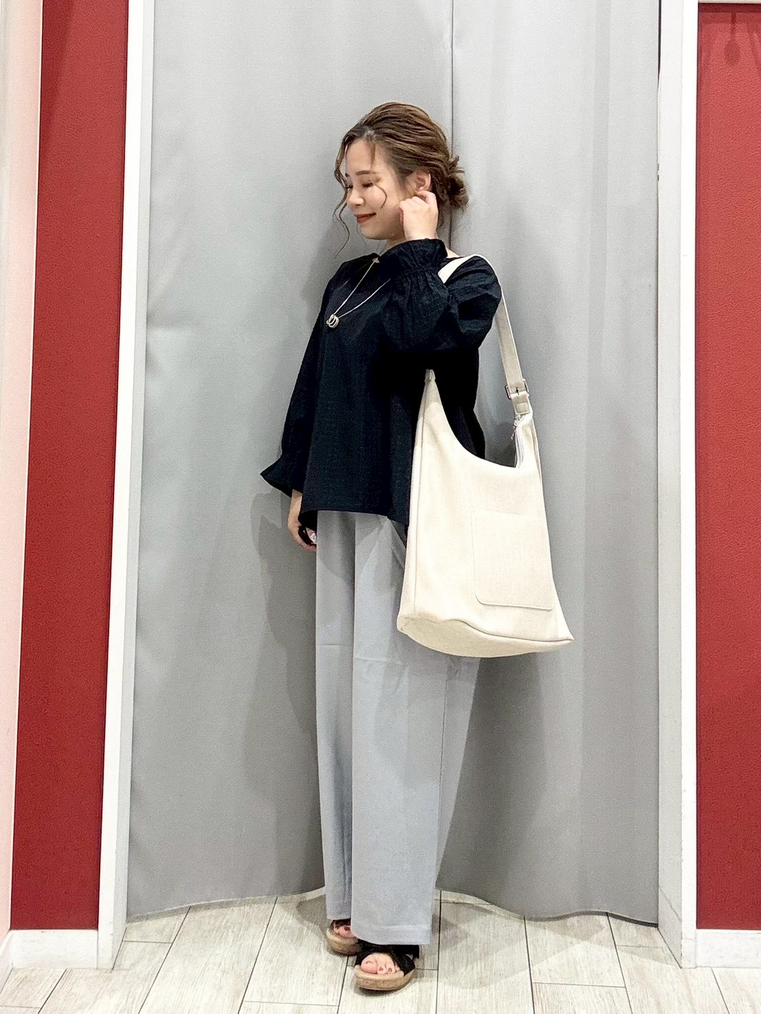 shioさんの「SHOO･LA･RUE｜【セットアップ可/洗濯機可】上品チェックが好印象 ゆるさら6分袖ブラウス」を使ったコーディネート