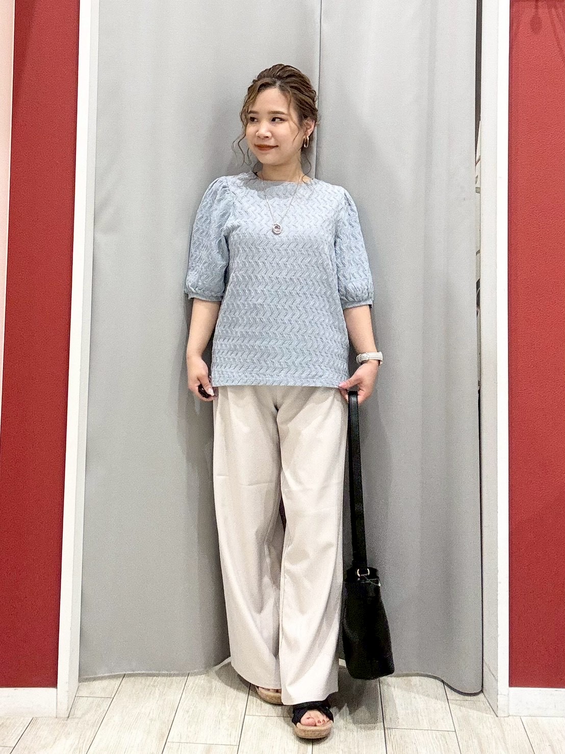 shioさんの「SHOO･LA･RUE｜【ひんやり/洗濯機可/S-LL】オンにもオフにも マルチに使えるボタンレスカーディガン」を使ったコーディネート