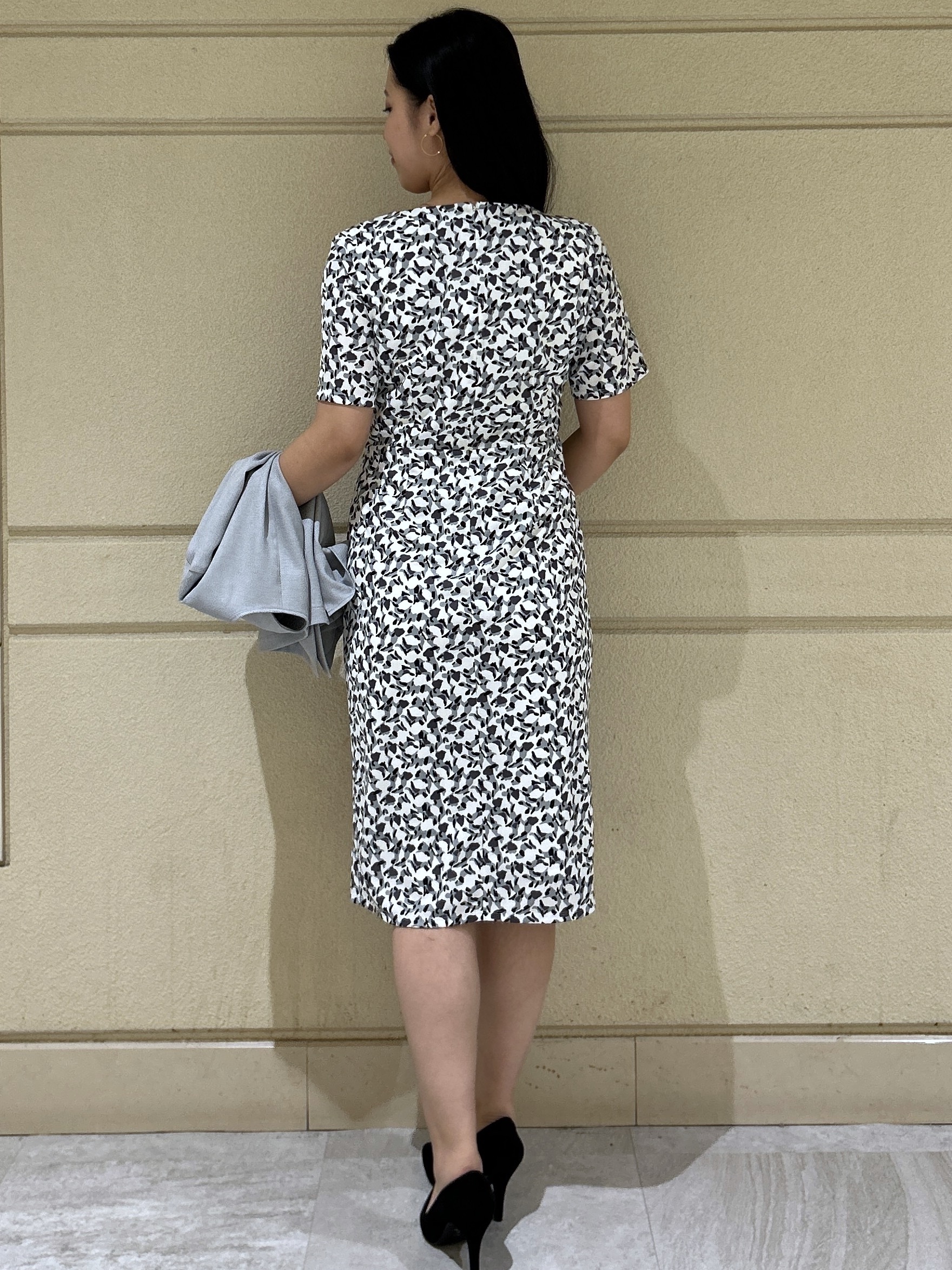 Momokaさんの「COUP DE CHANCE｜【手洗い可／日本製】タック入タイトワンピース」を使ったコーディネート