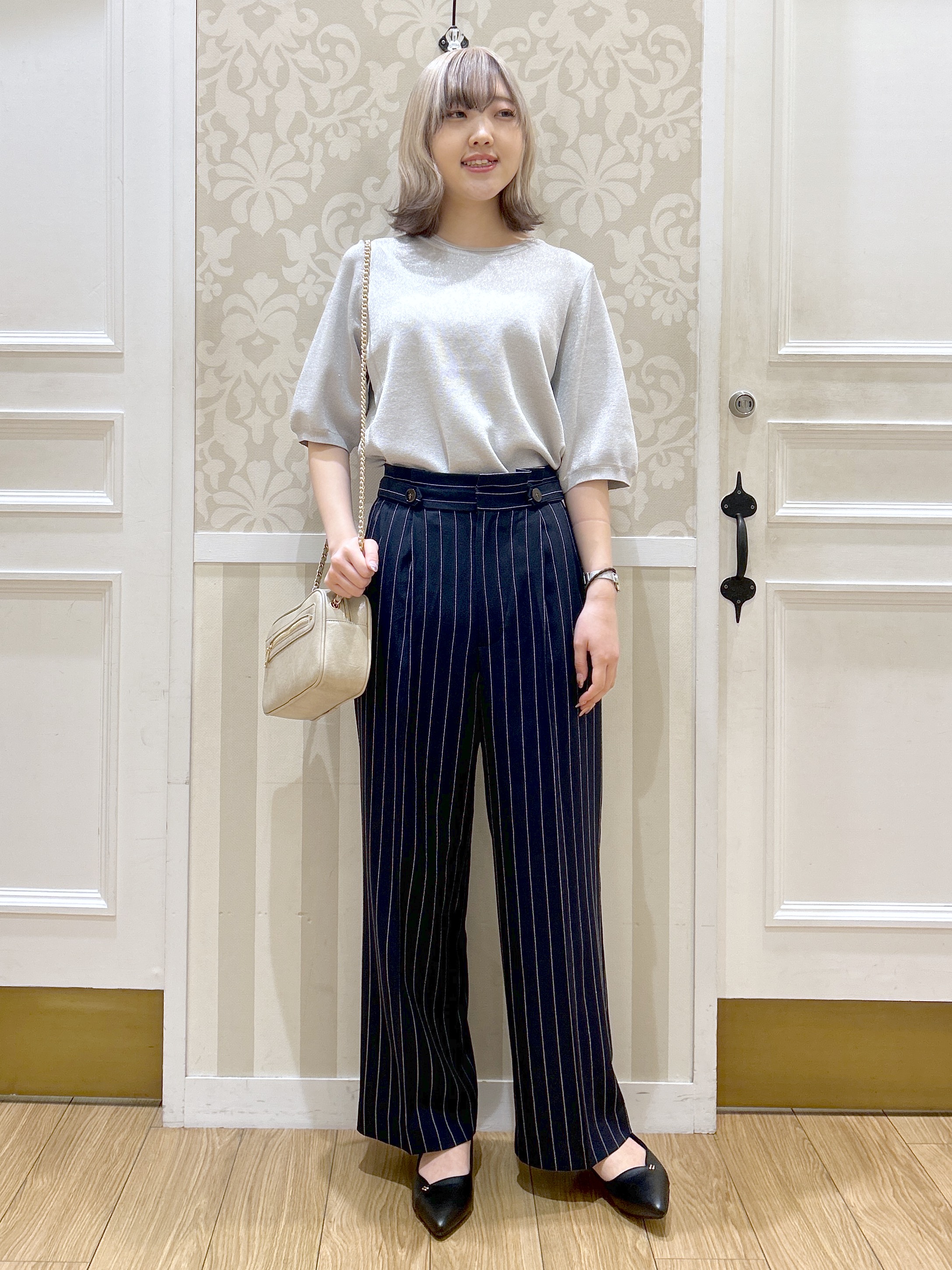 望 愛さんの「grove｜【シリーズ累計36万枚/UVカット・ひんやり・洗濯機OK】やわらかドライタッチ 五分袖クルーネックニ」を使ったコーディネート